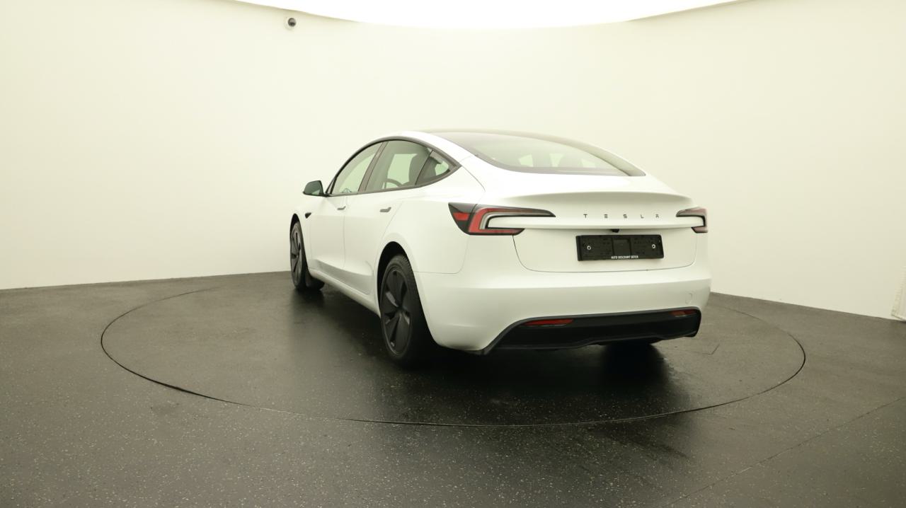 TESLA Model 3 Long Range RWD-showroom-element-3