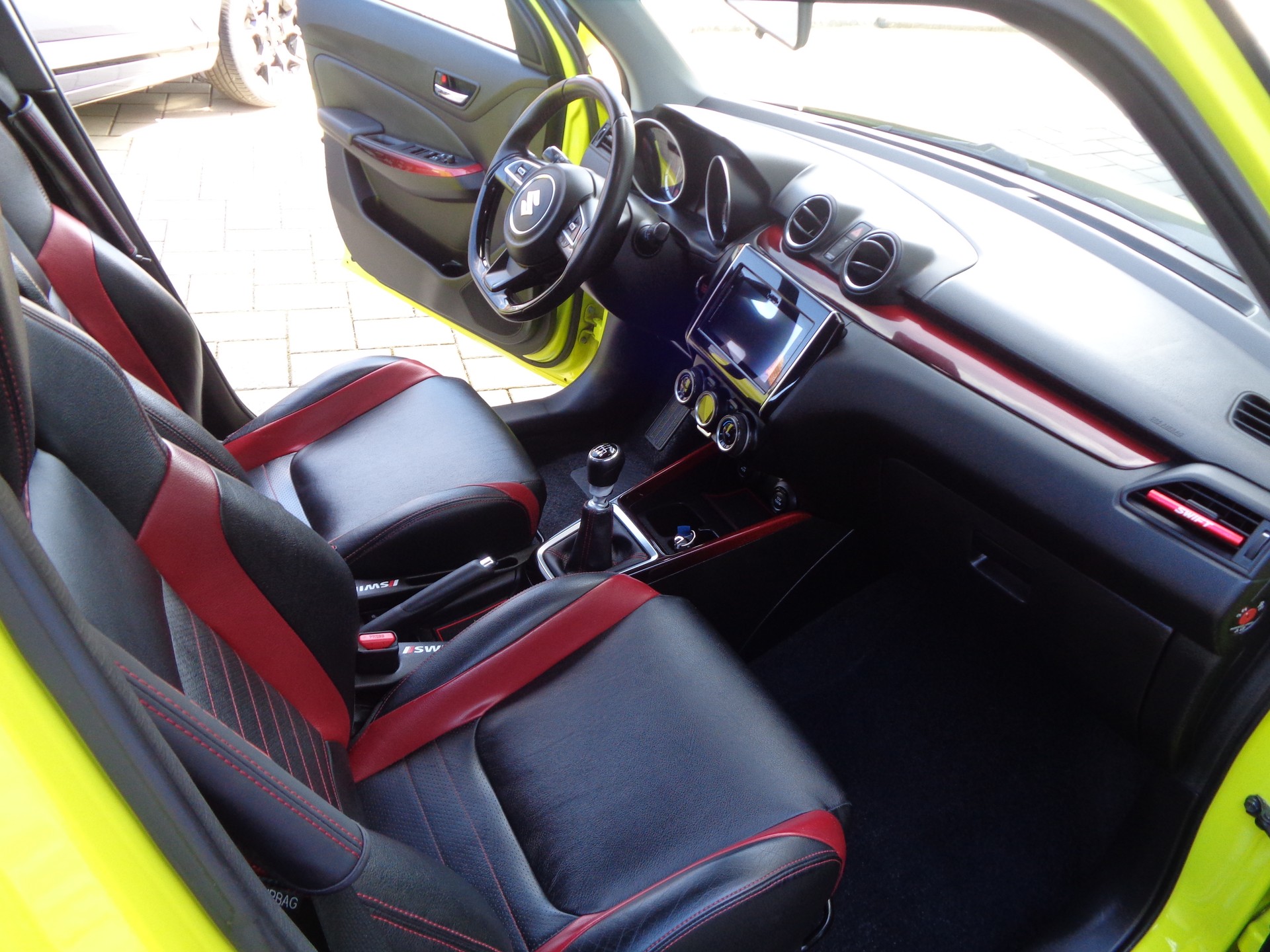 SUZUKI Swift Sport 1.4i 16V Compact Top-image-11