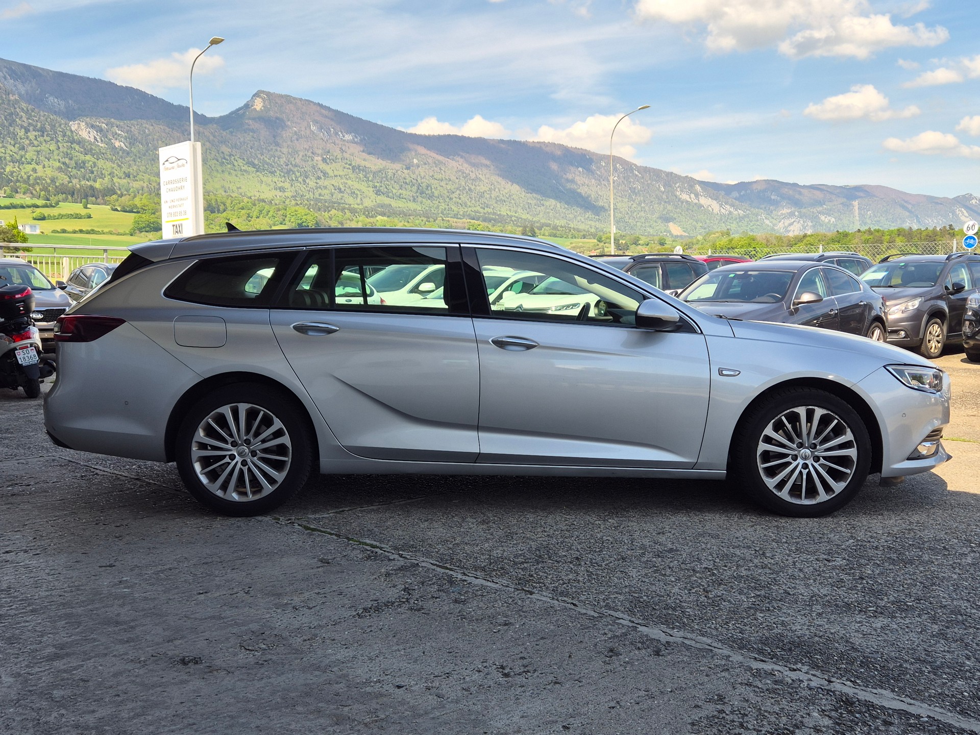 OPEL Insignia 2.0 BiDTI Sports Tourer Excellence 4WD Auto-showroom-element-3