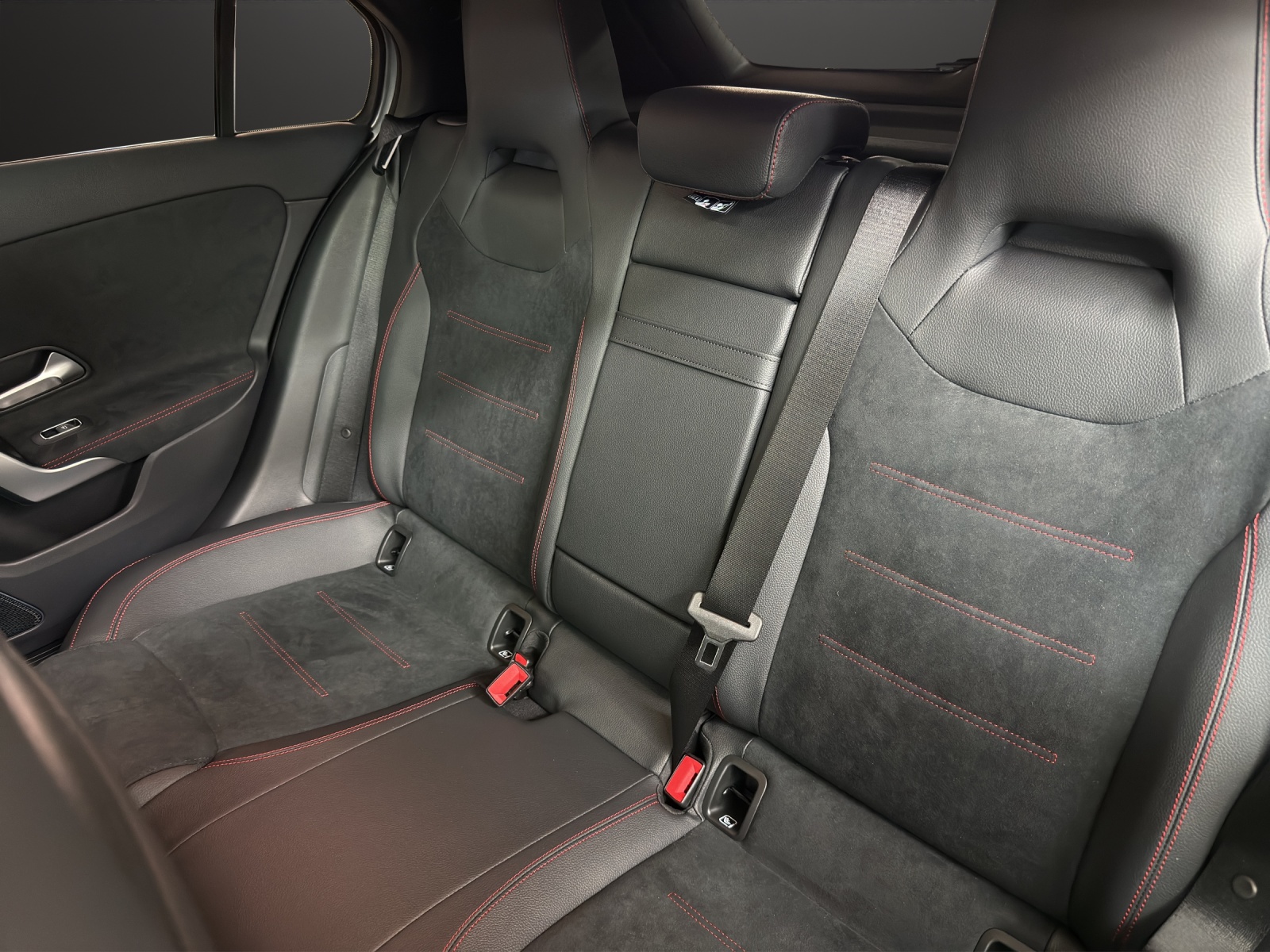 MERCEDES-BENZ A 200 Night Star 7G-DCT-image-14