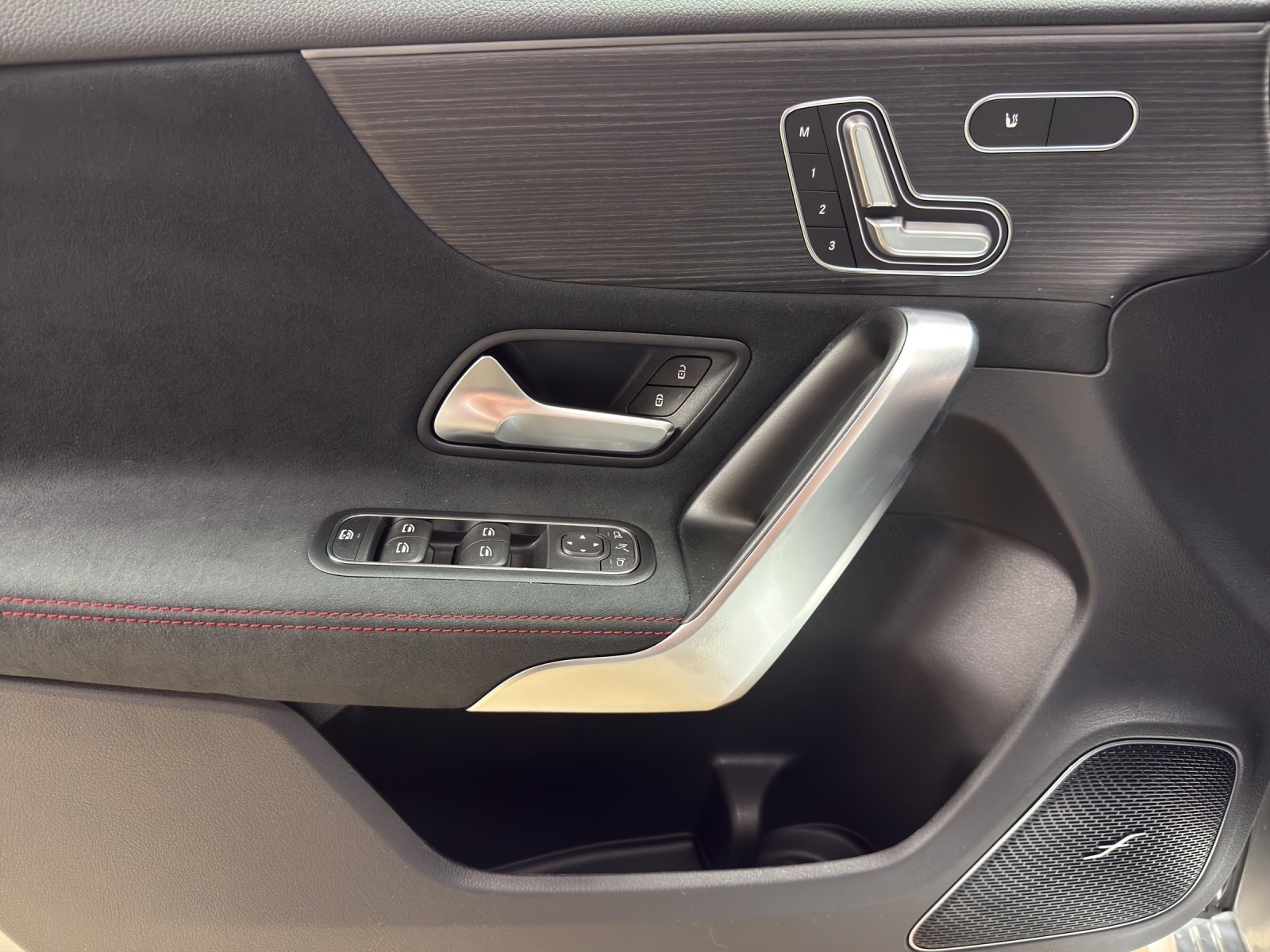 MERCEDES-BENZ A 200 Night Star 7G-DCT-image-12