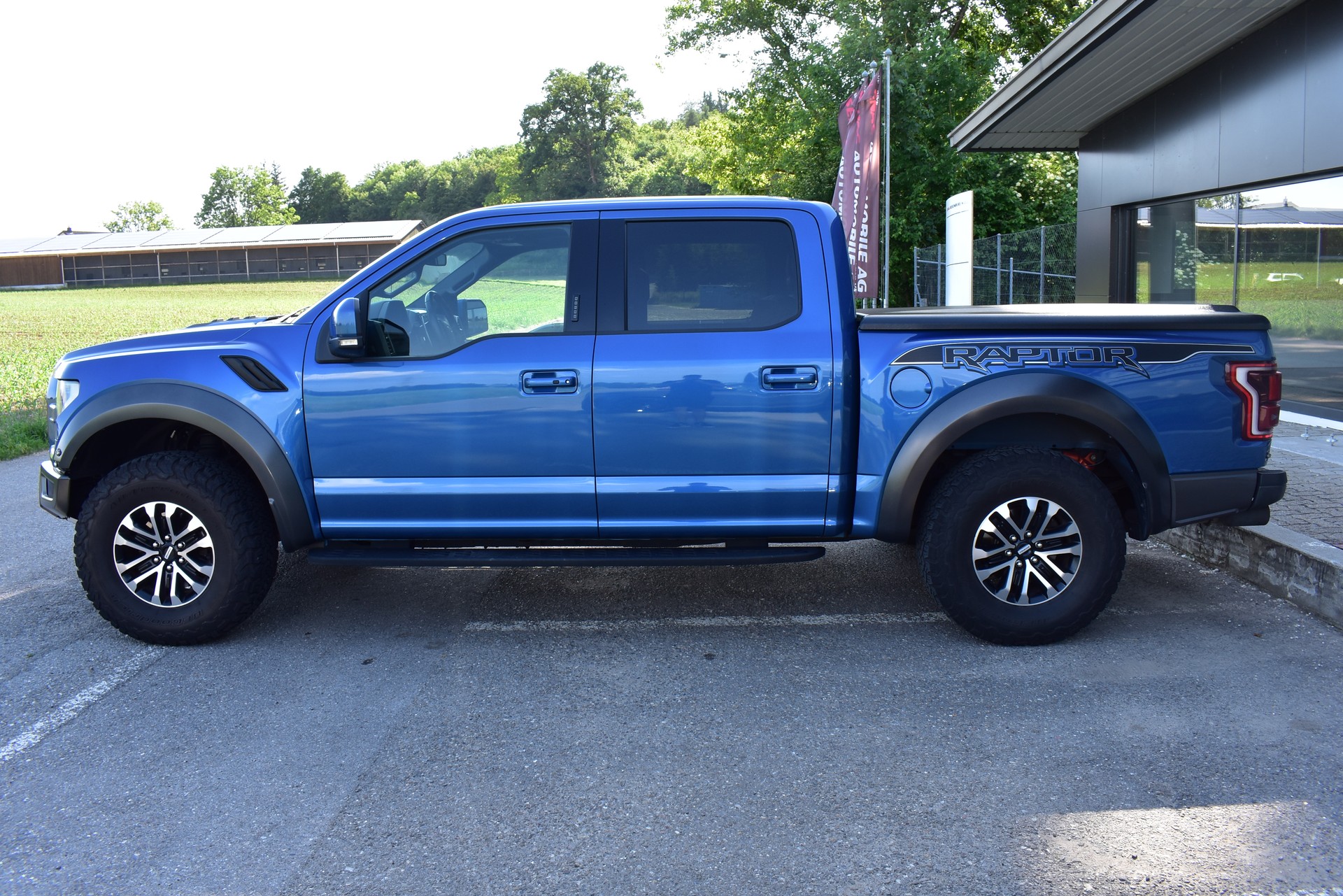 FORD F-150 Raptor-image-1