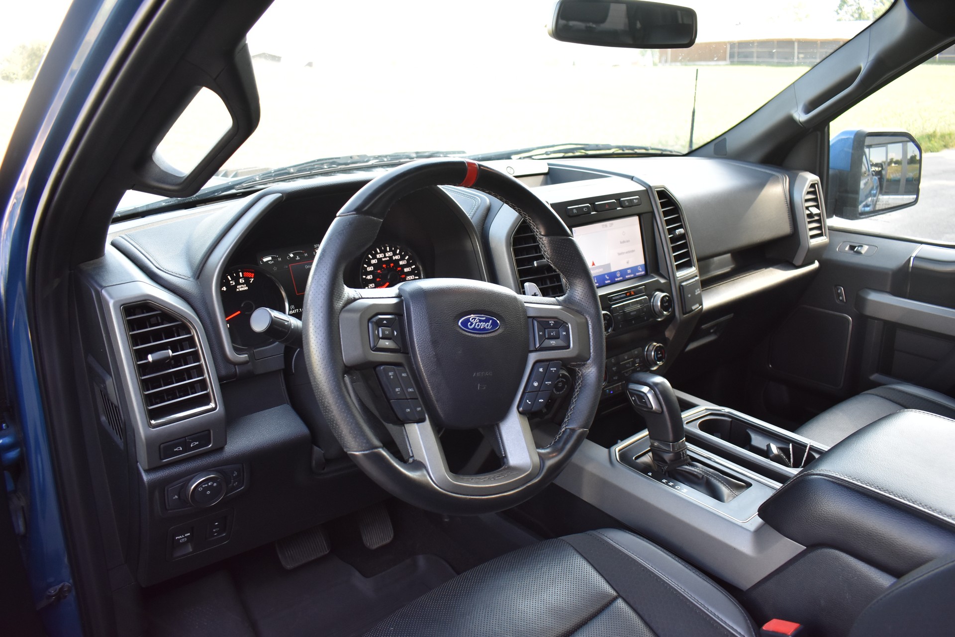 FORD F-150 Raptor-image-10