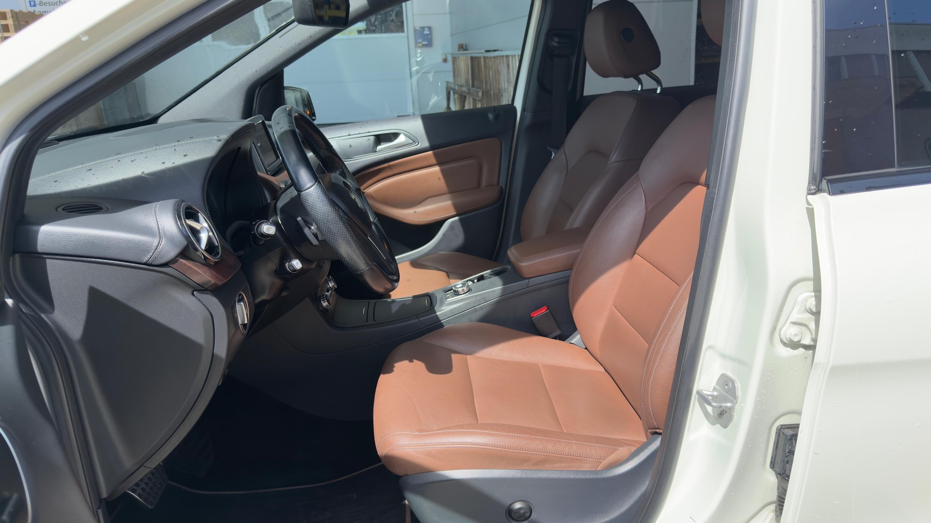 MERCEDES-BENZ B 220 4Matic 7G-DCT-image-9