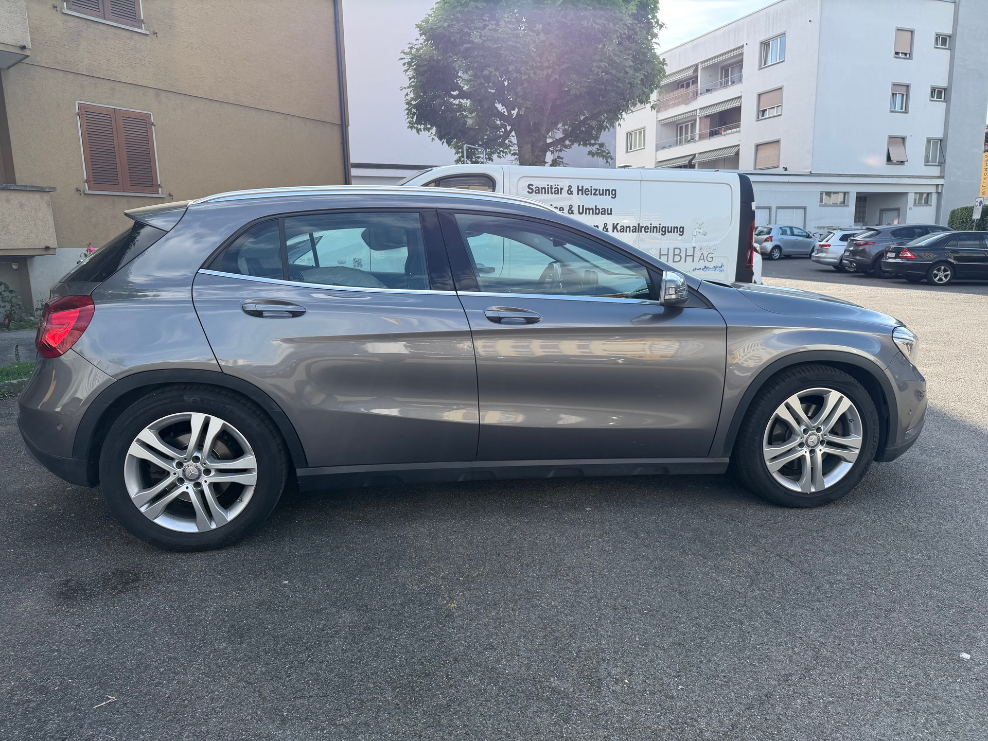 MERCEDES-BENZ GLA 250 Style 4Matic 7G-DCT-image-4