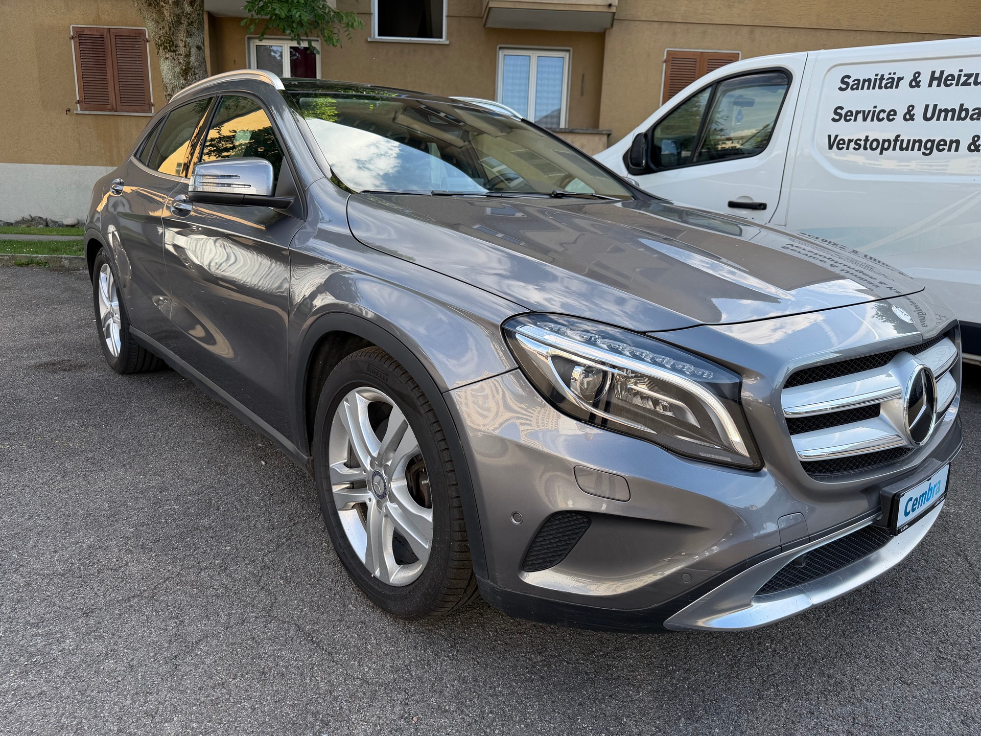 MERCEDES-BENZ GLA 250 Style 4Matic 7G-DCT-image-5