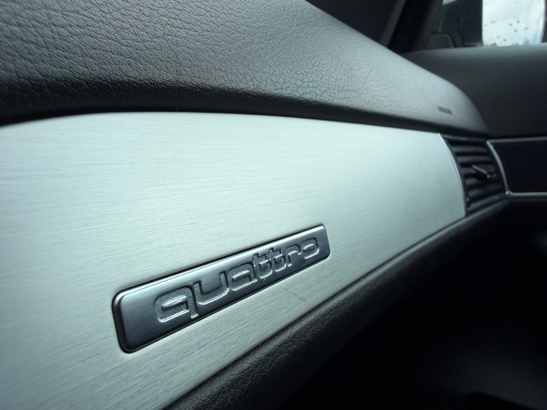 AUDI AUDI A6 Avant 3.0 V6 TDI quattro tiptronic-image-16
