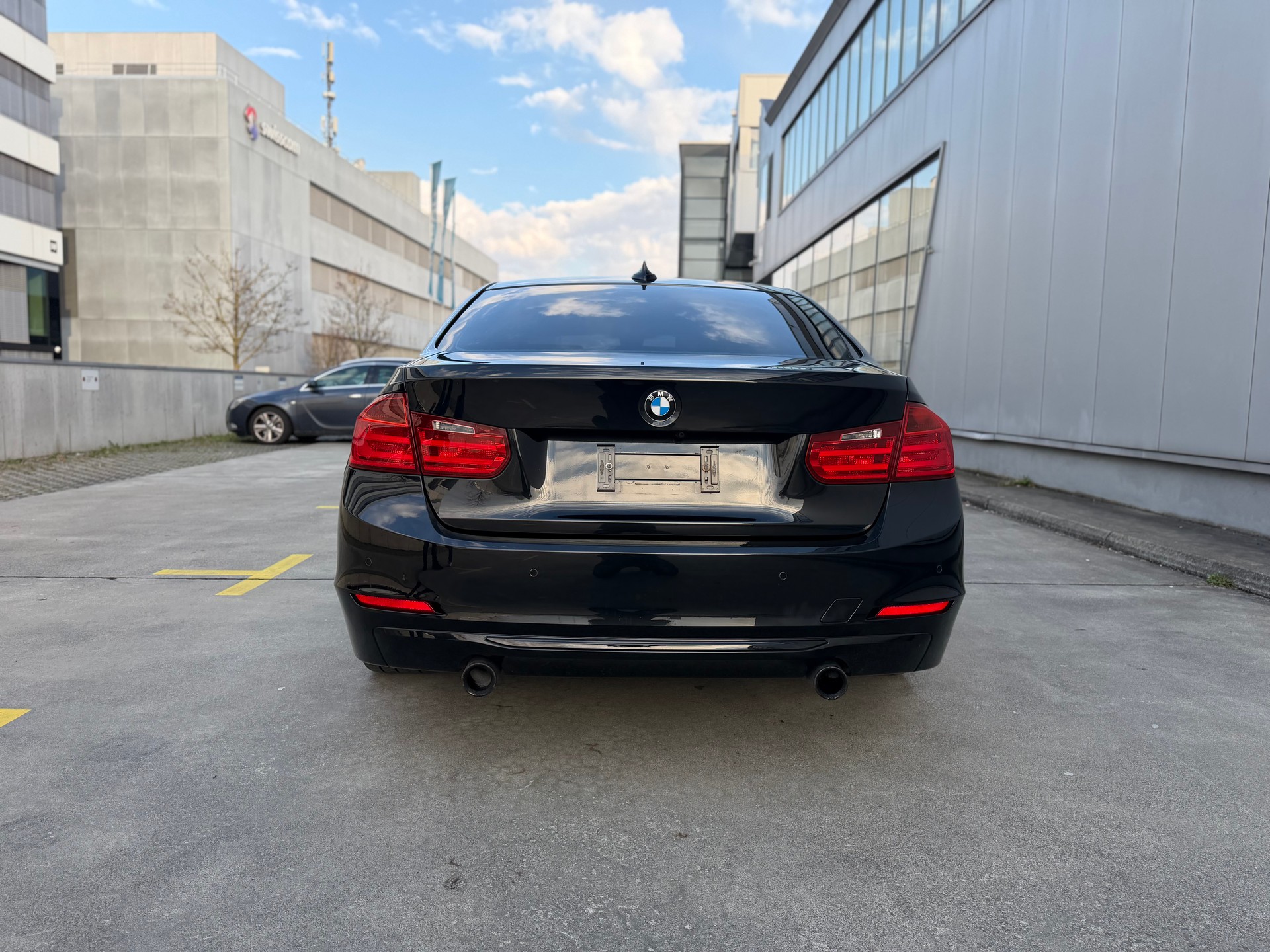 BMW 335i Sport Line Steptronic-image-3