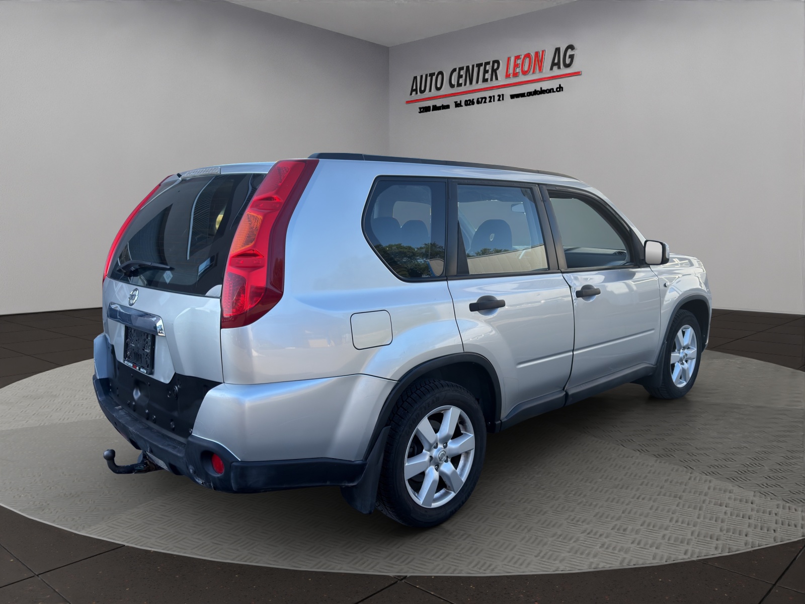 NISSAN X-Trail 2.0 dCi 16V SE Automatic-image-5