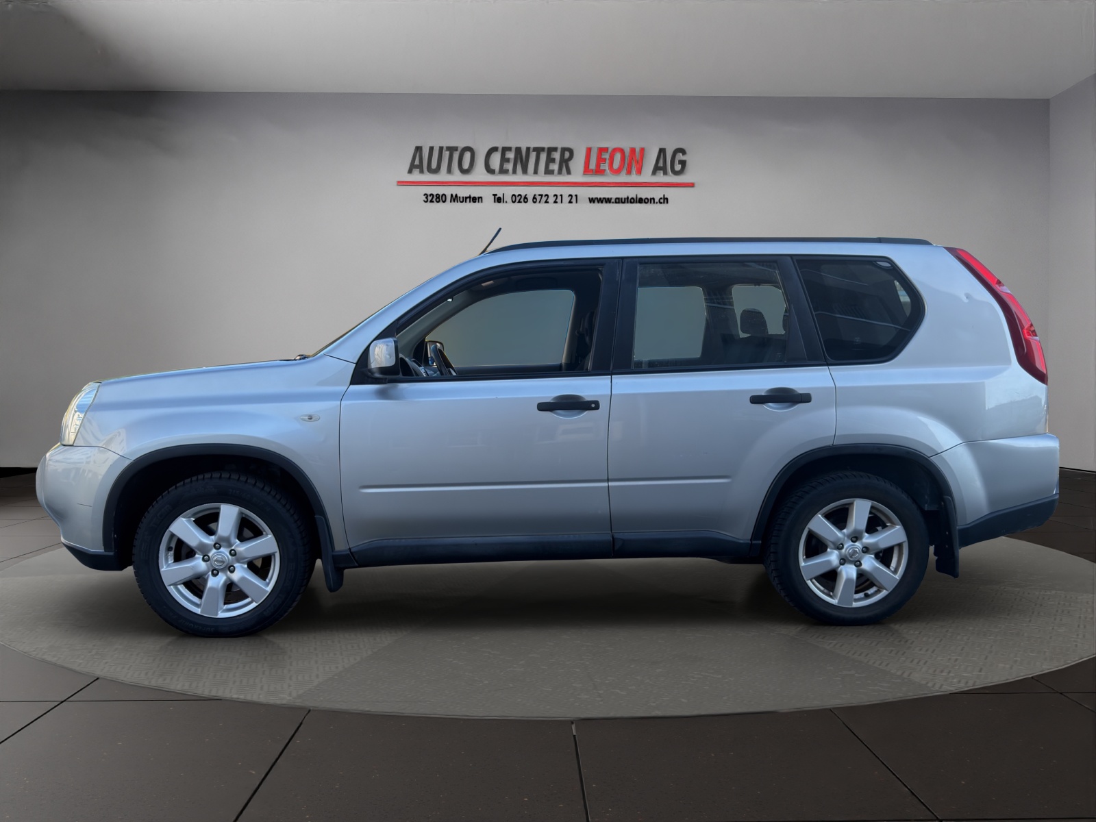 NISSAN X-Trail 2.0 dCi 16V SE Automatic-showroom-element-2