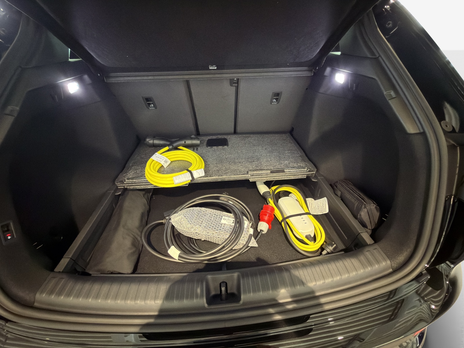 AUDI Q4 e-tron 45 Attraction quattro-image-13