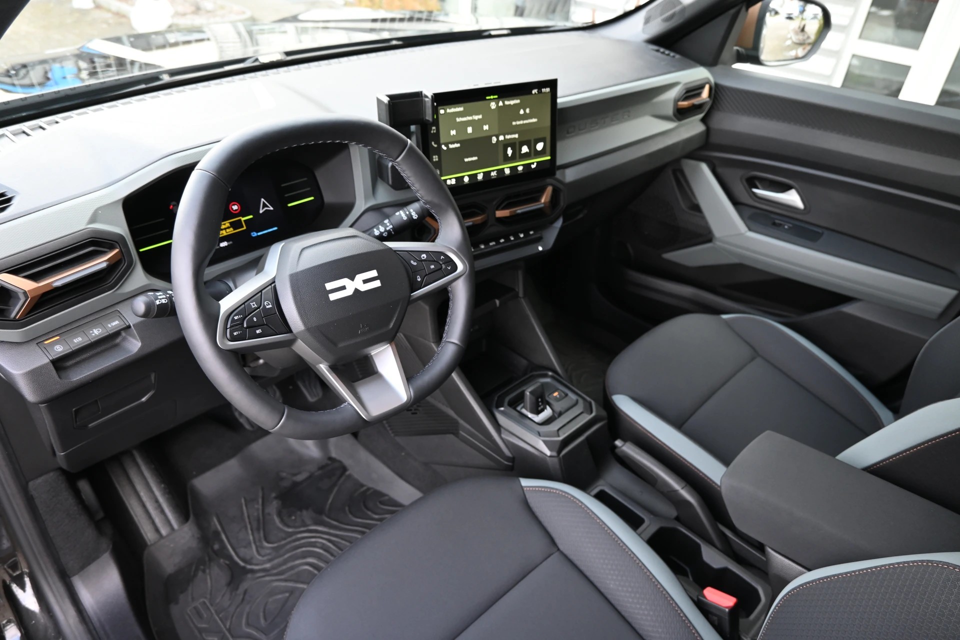 DACIA Duster 1.6 HEV 140PS Extreme+ Automat-image-9