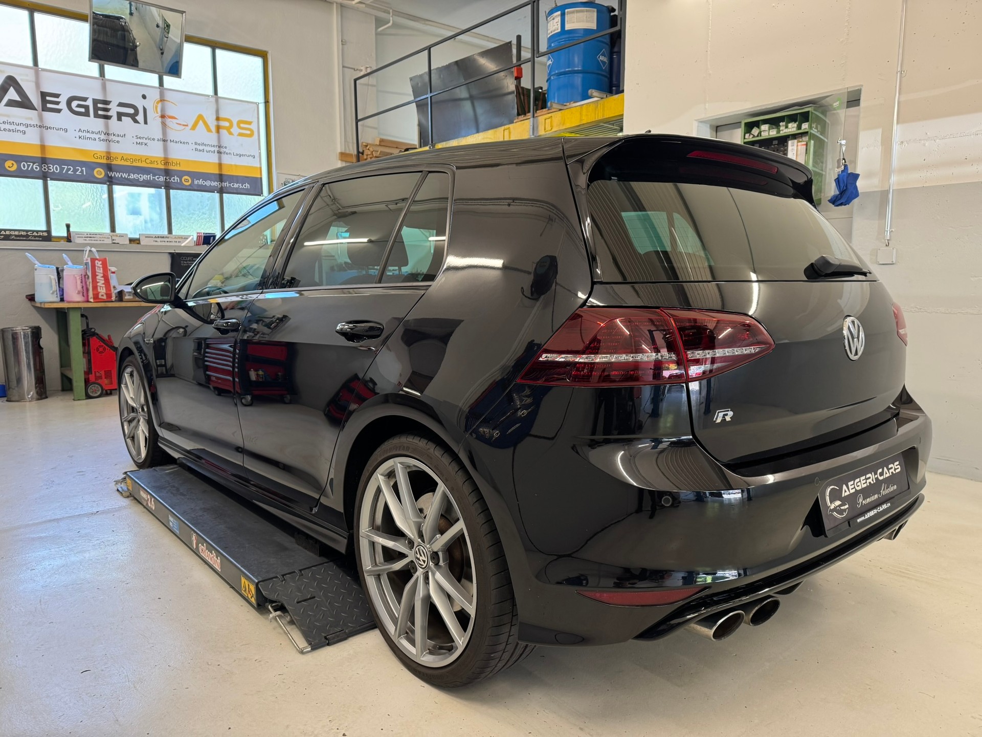 VW Golf 2.0 TSI R 4Motion DSG-image-5