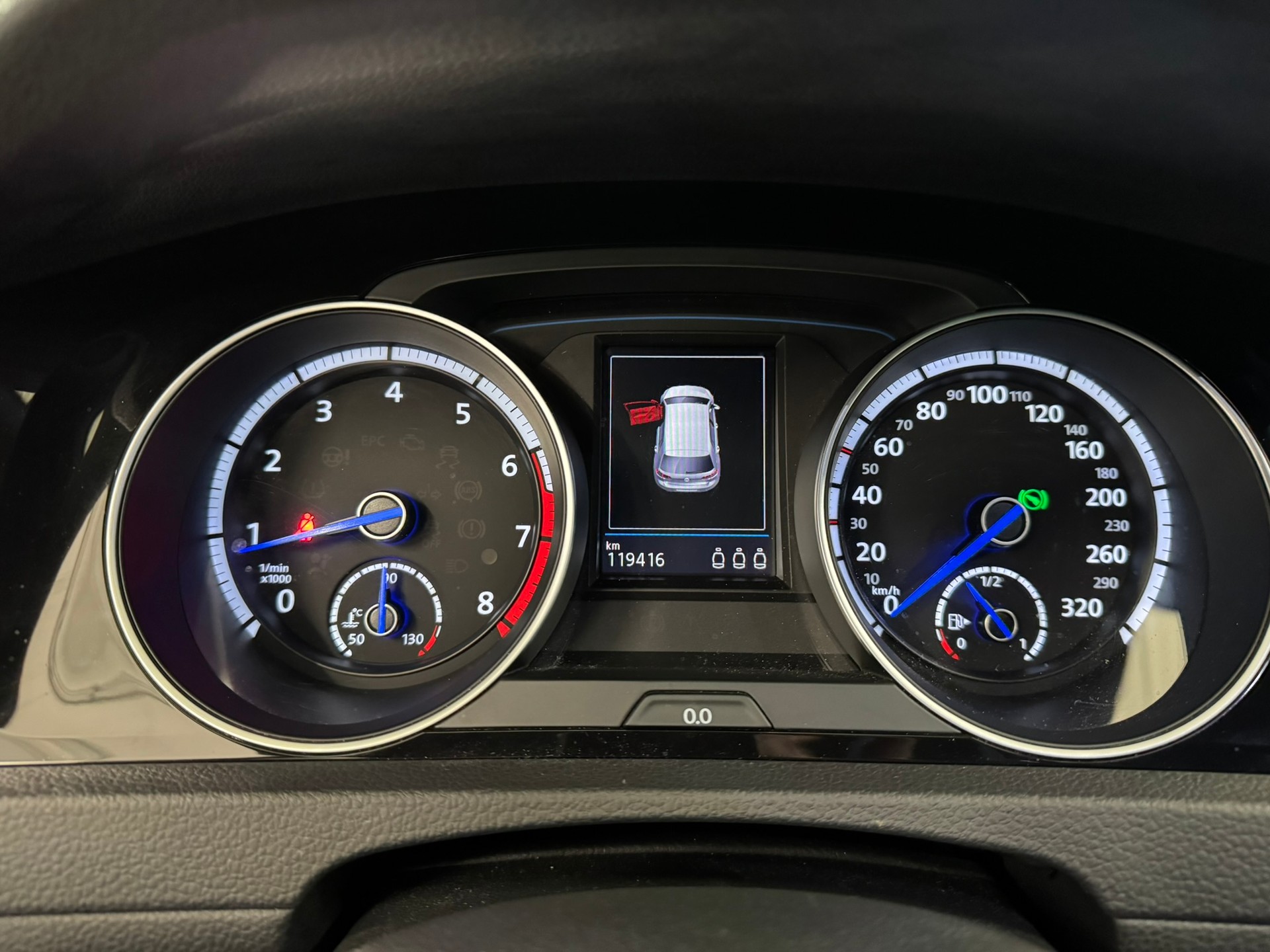 VW Golf 2.0 TSI R 4Motion DSG-image-11
