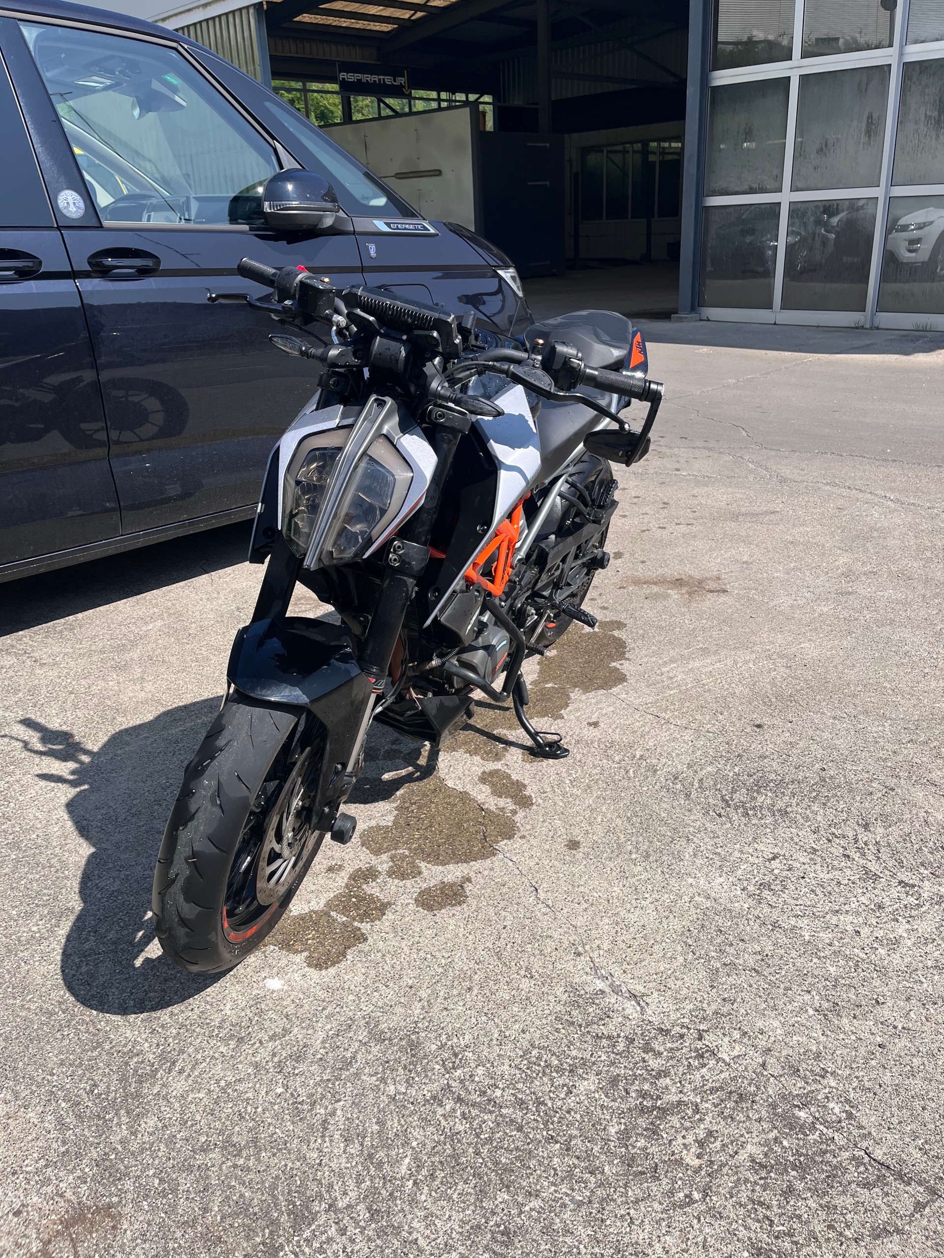 KTM 125 Duke-image-1