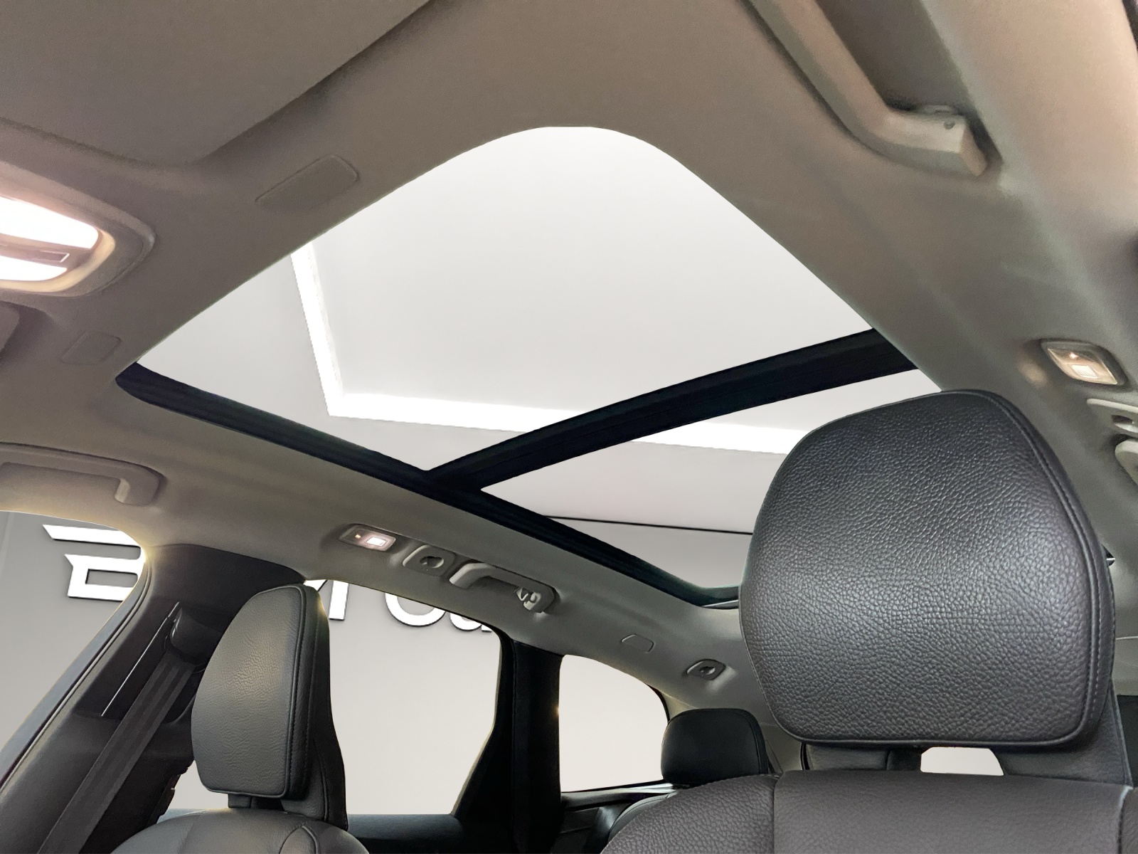 VOLVO XC60 T6 eAWD PluginHybrid Xcentric Geartronic-image-14