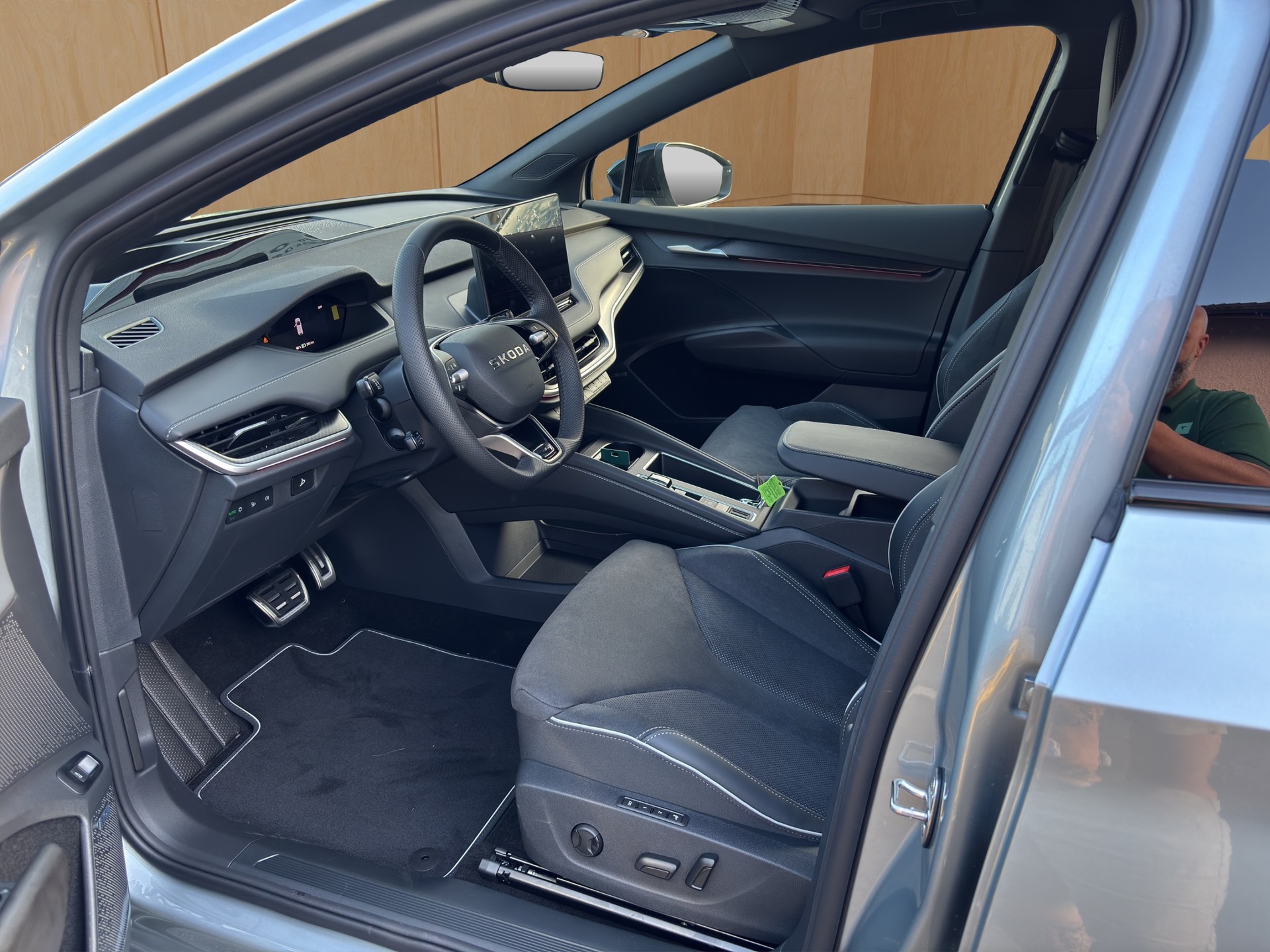 SKODA Elroq 85x Sportline 4x4-image-6