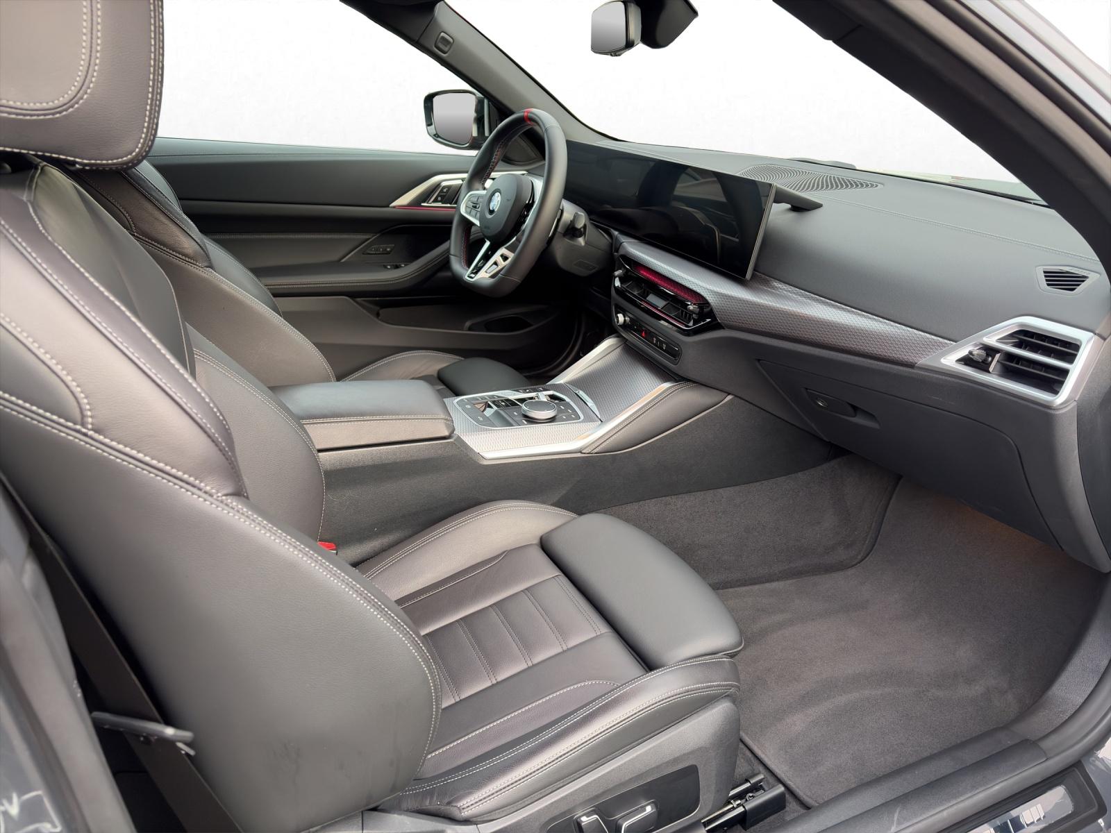 BMW M440i xDrive Cabrio-image-15