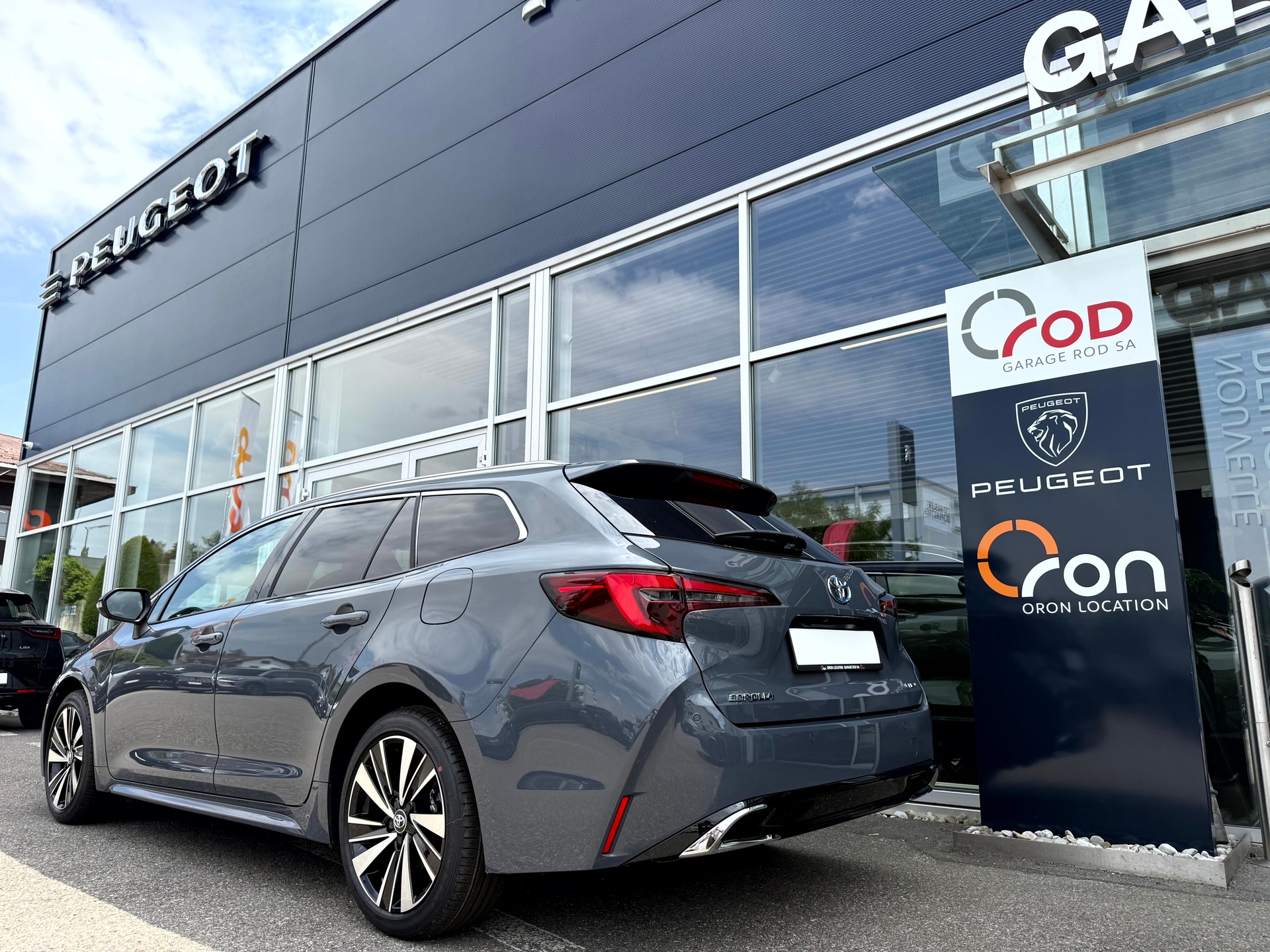 TOYOTA Corolla Touring Sports 1.8 HSD Trend e-CVT-image-6