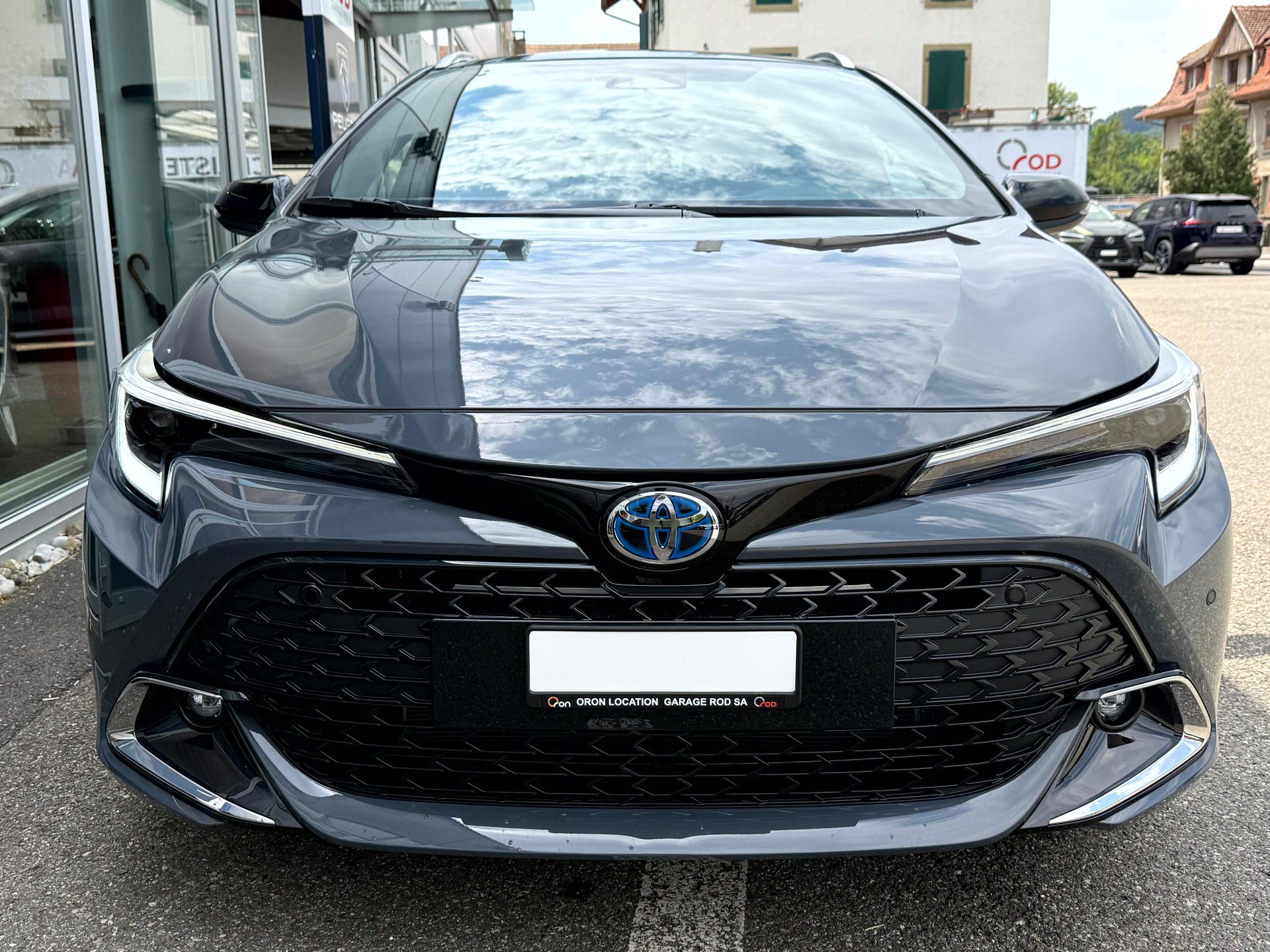 TOYOTA Corolla Touring Sports 1.8 HSD Trend e-CVT-showroom-element-3