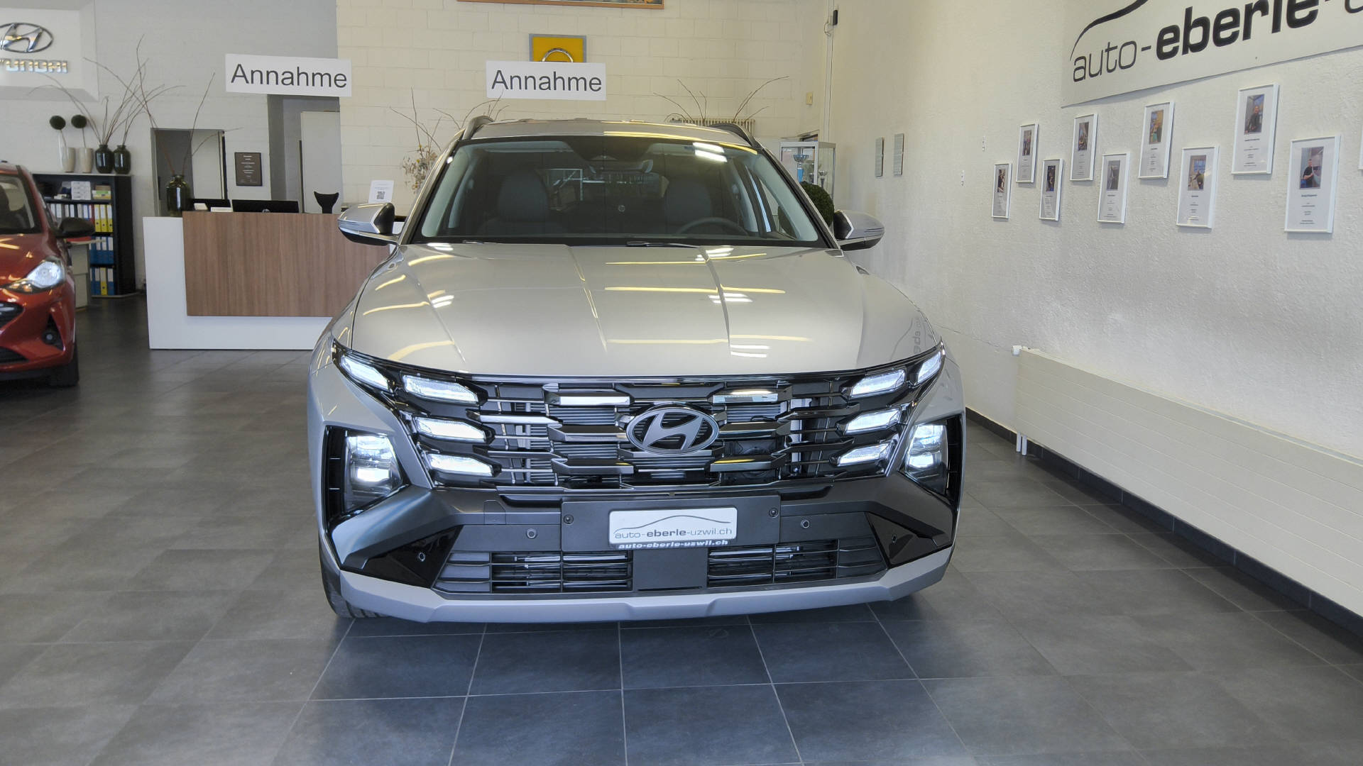 HYUNDAI Tucson 1.6 T-GDi HEV Amplia 4WD-showroom-element-3