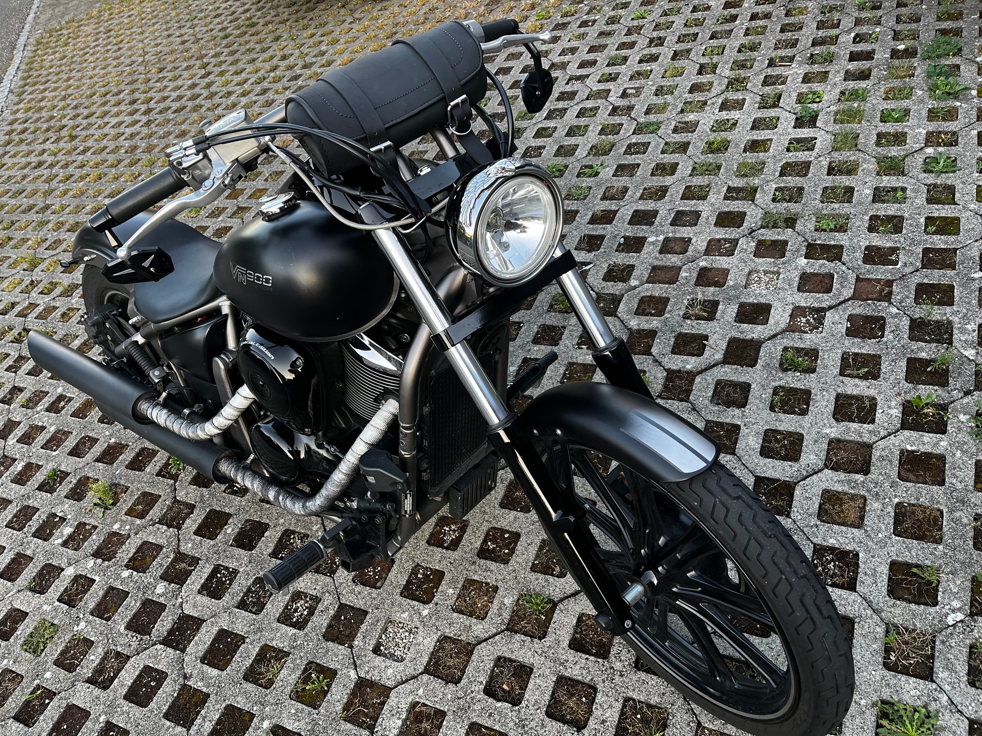 KAWASAKI VN 900 Custom-image-5