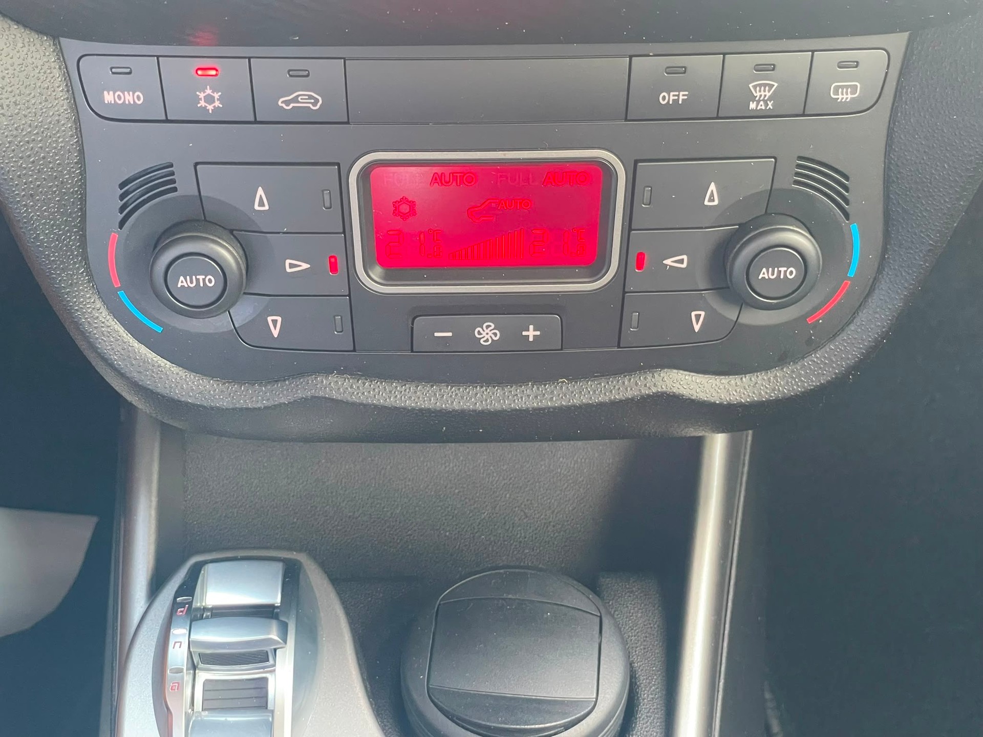 ALFA ROMEO MiTo 1.4 TB Distinctive TCT /Leder/Navi/5-Sitzer-image-14