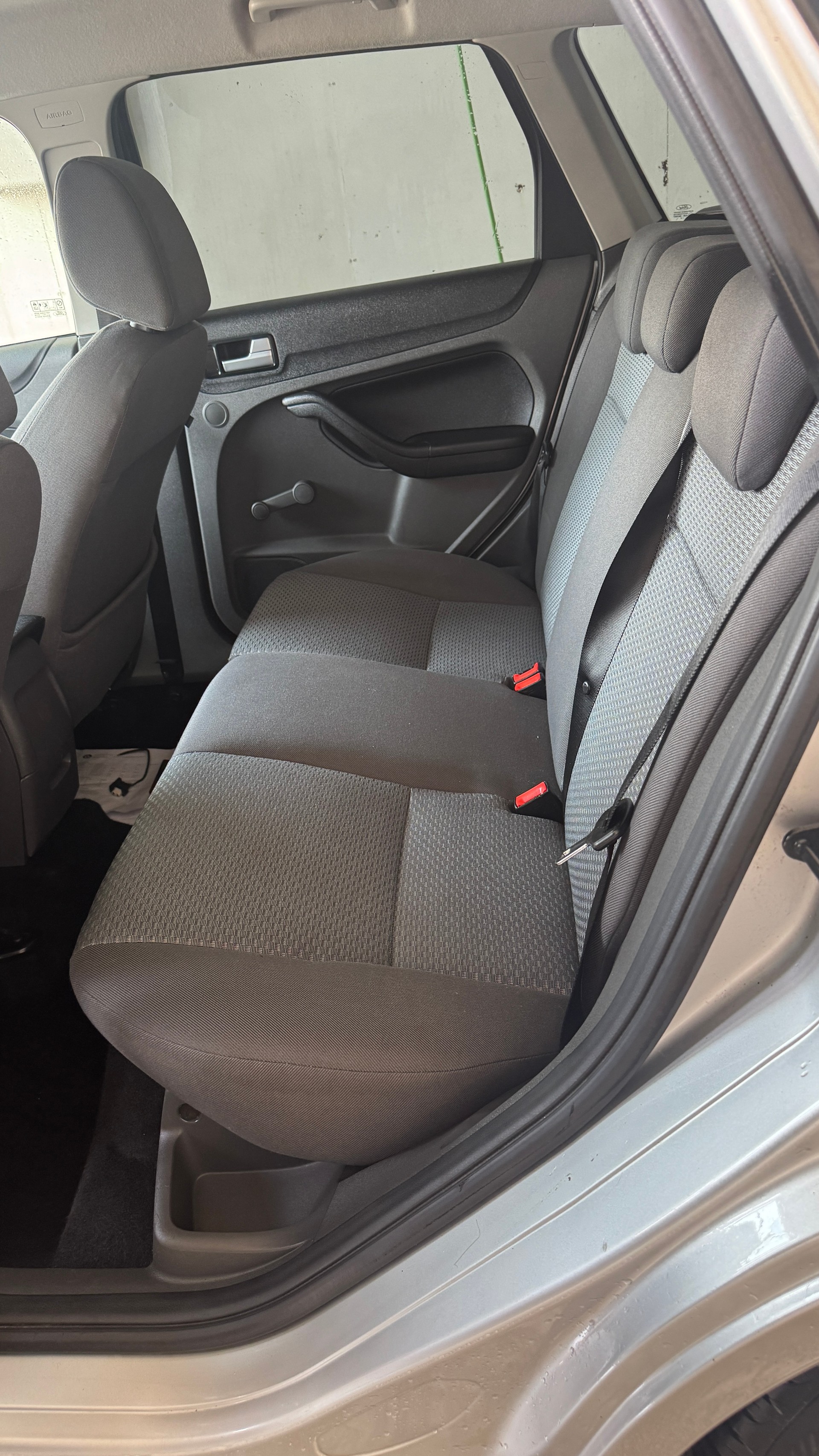 FORD Focus 1.6 TDCi-image-9
