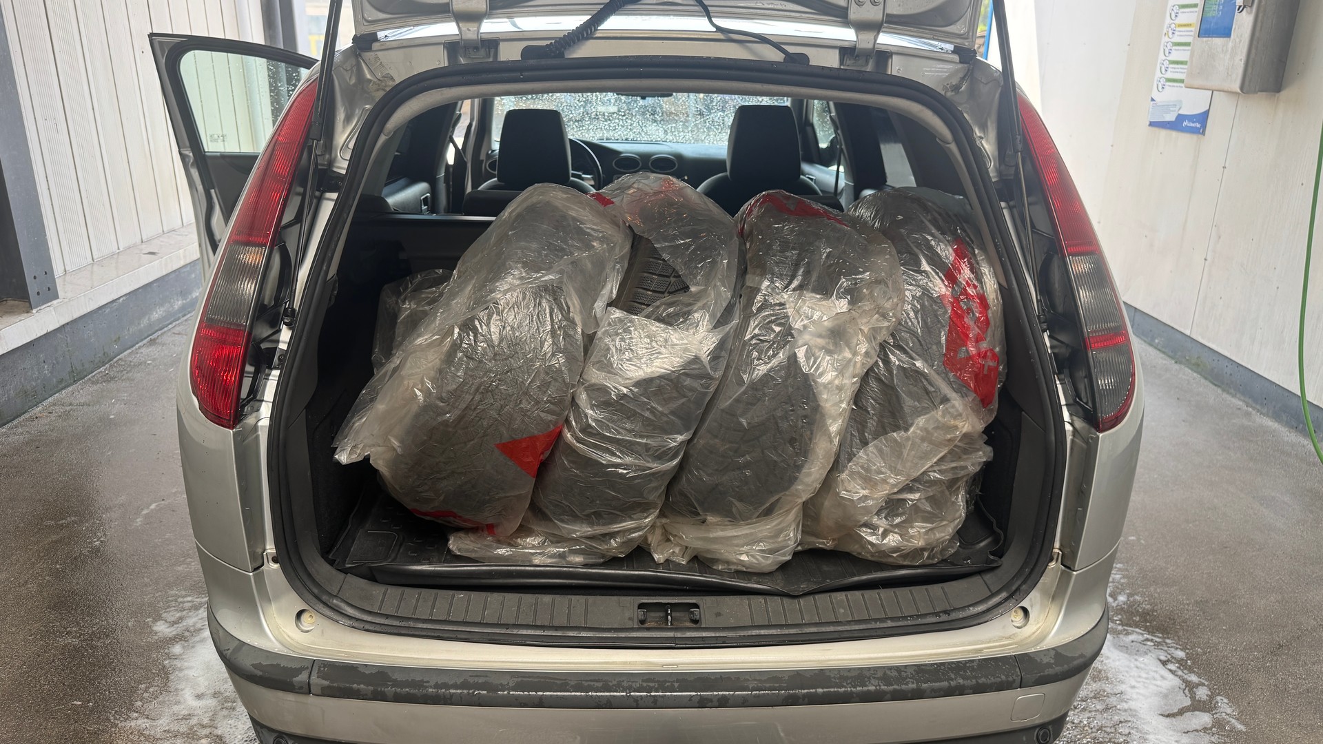 FORD Focus 1.6 TDCi-image-8