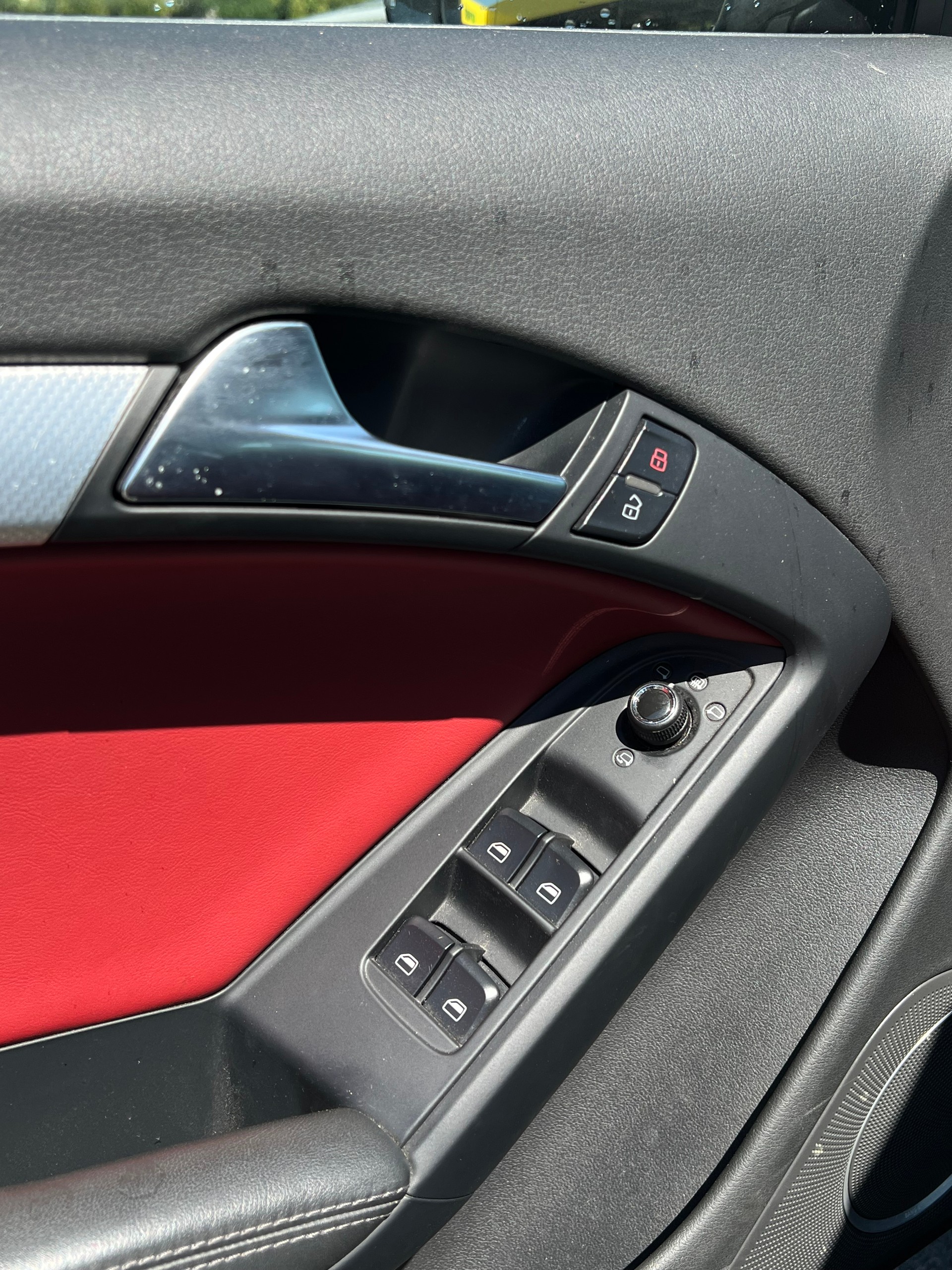 AUDI A5 Cabriolet 3.0 TDI quattro S-tronic-image-12