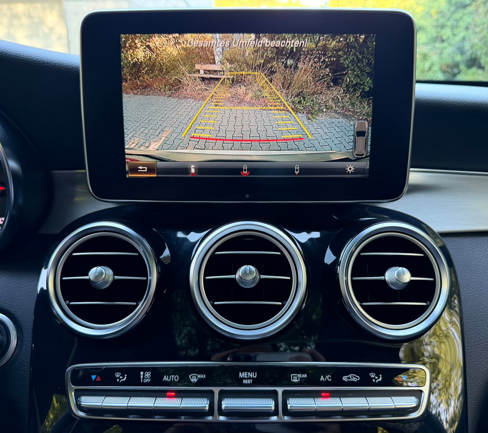 MERCEDES-BENZ GLC 250 d AMG Line 4Matic 9G-Tronic-image-23