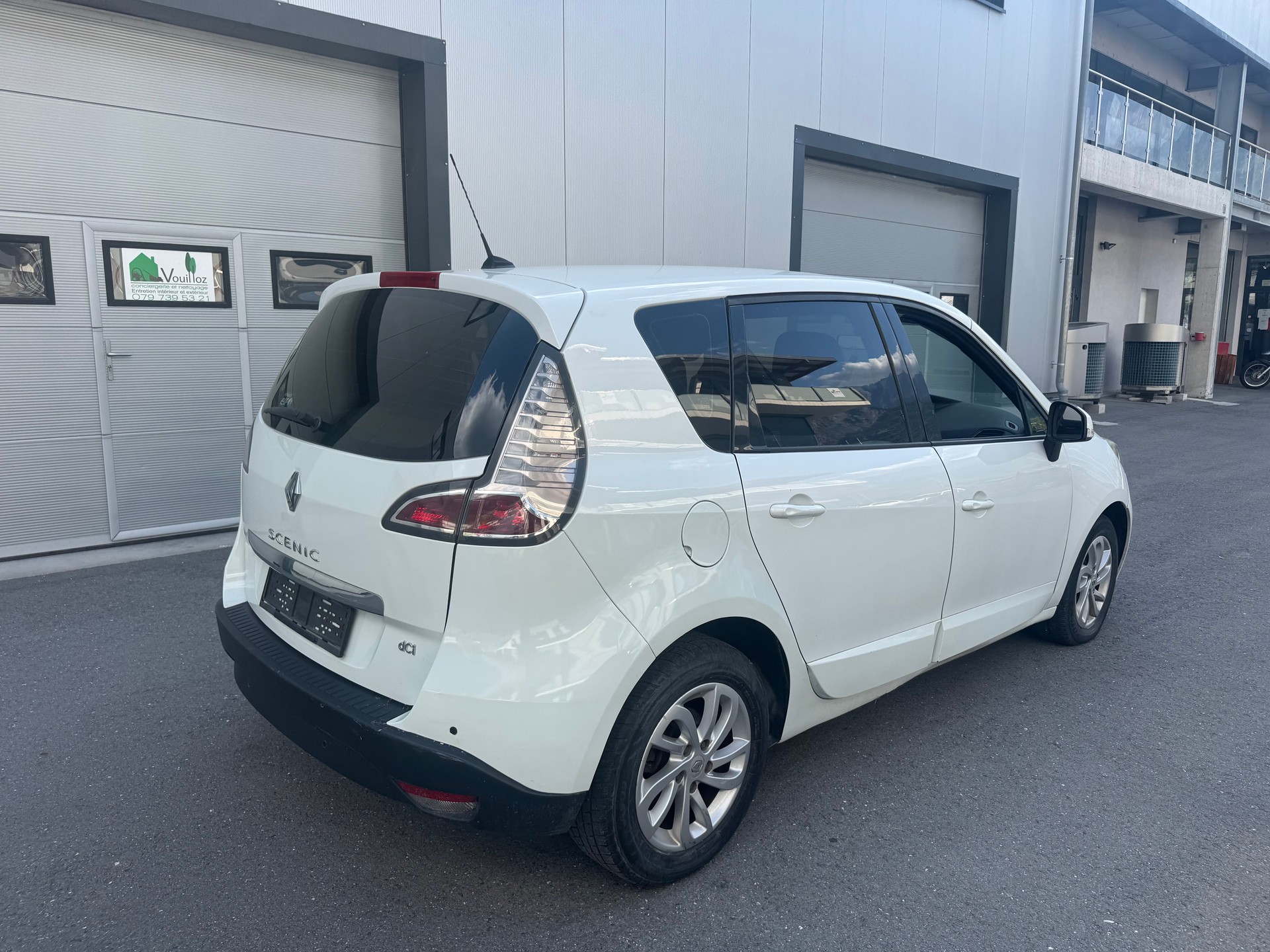 RENAULT Scénic 1.5 dCi Expression EDC-image-3