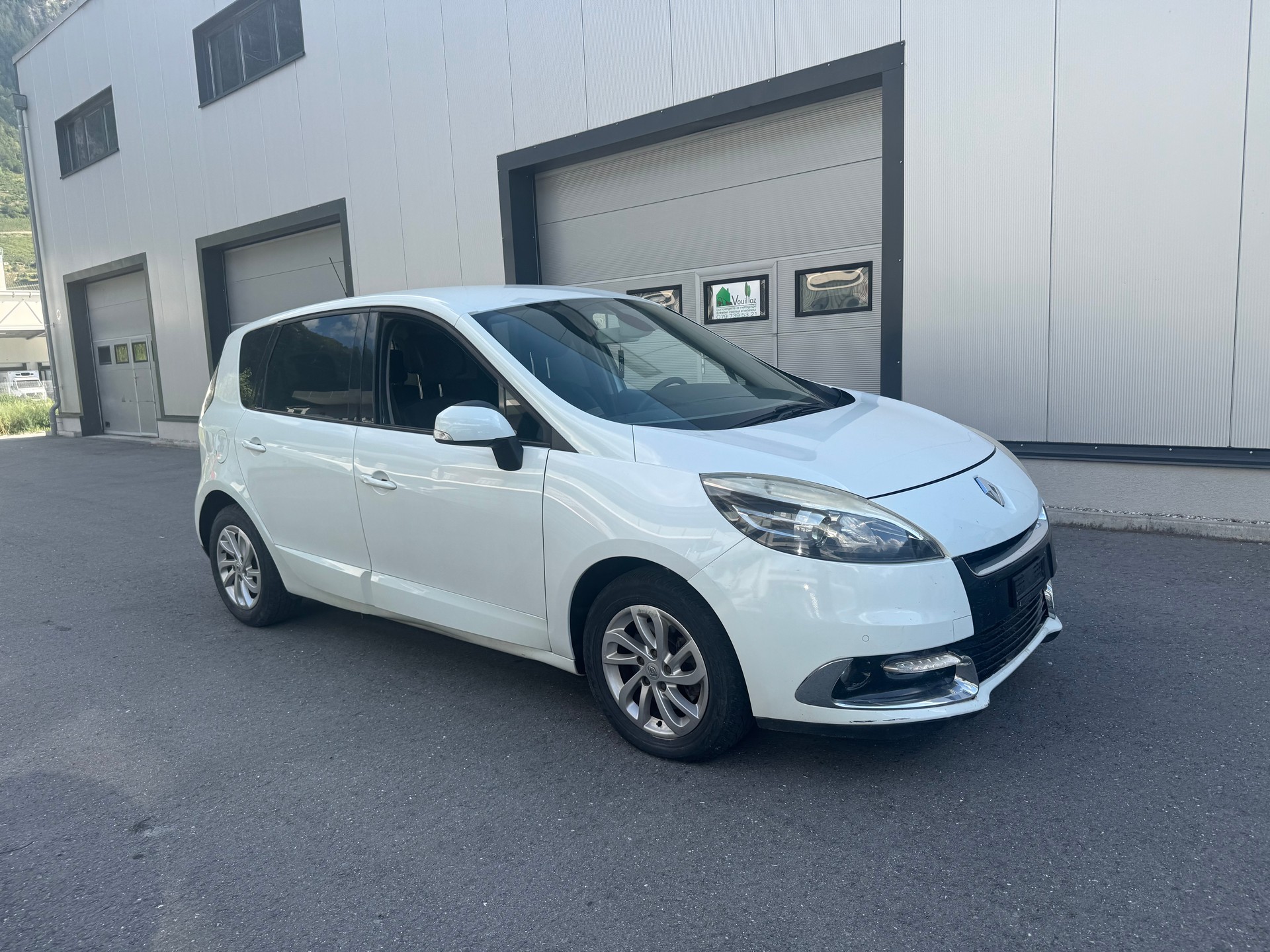 RENAULT Scénic 1.5 dCi Expression EDC-image-1