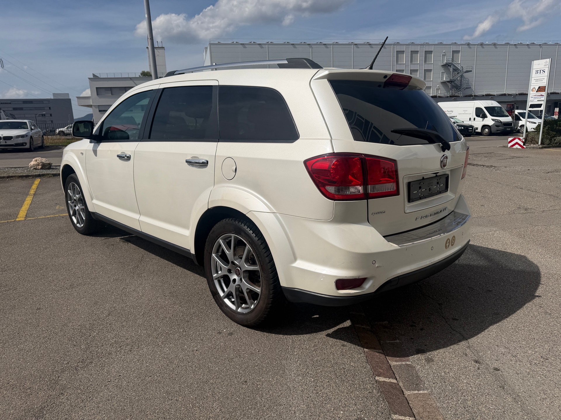 FIAT Freemont 2.0 MJ Lounge AWD Automat-image-5