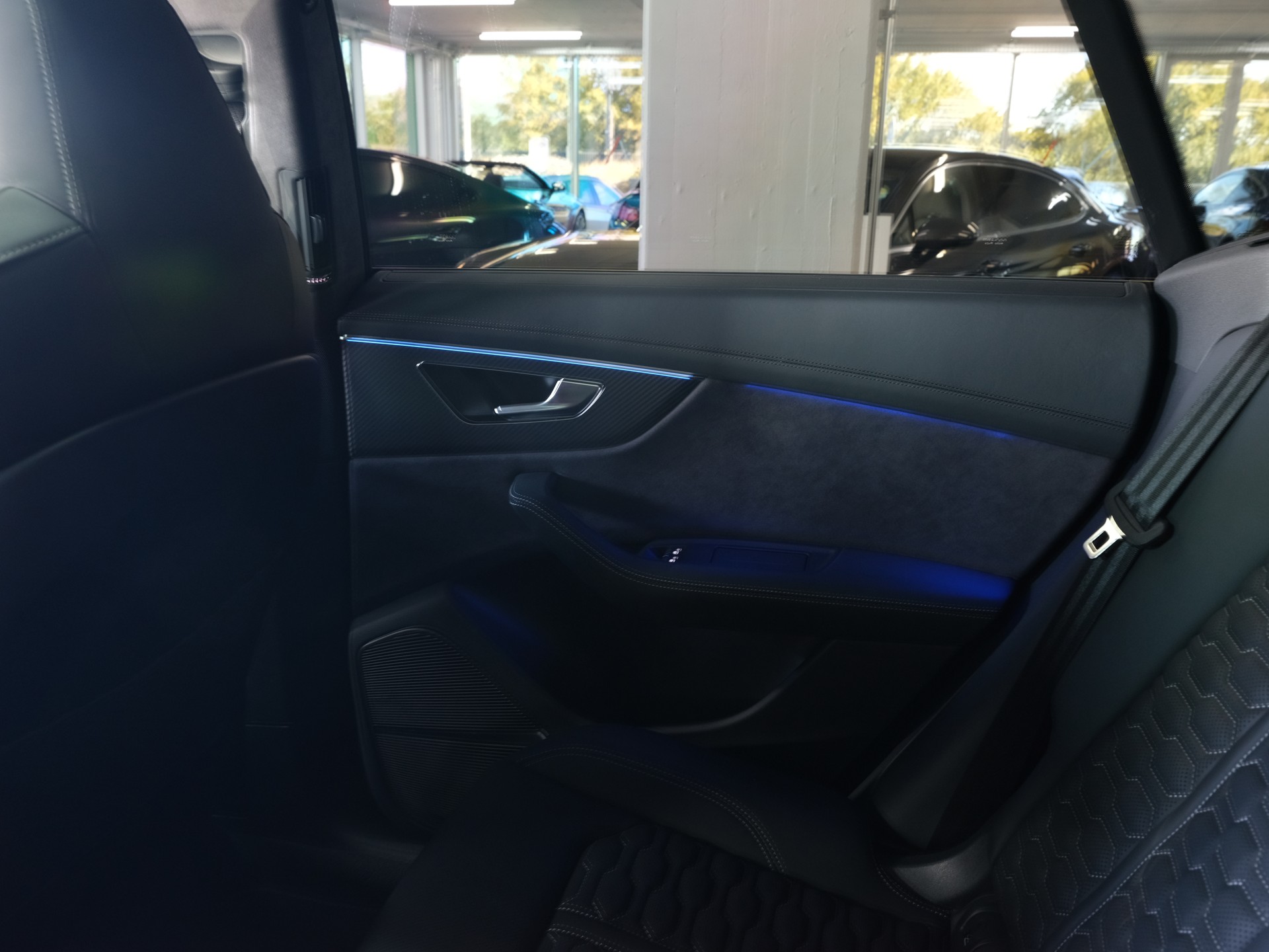 AUDI RSQ8 performance quattro *Werksgarantie* *Sportabgassanlage* *Panorama*-image-26