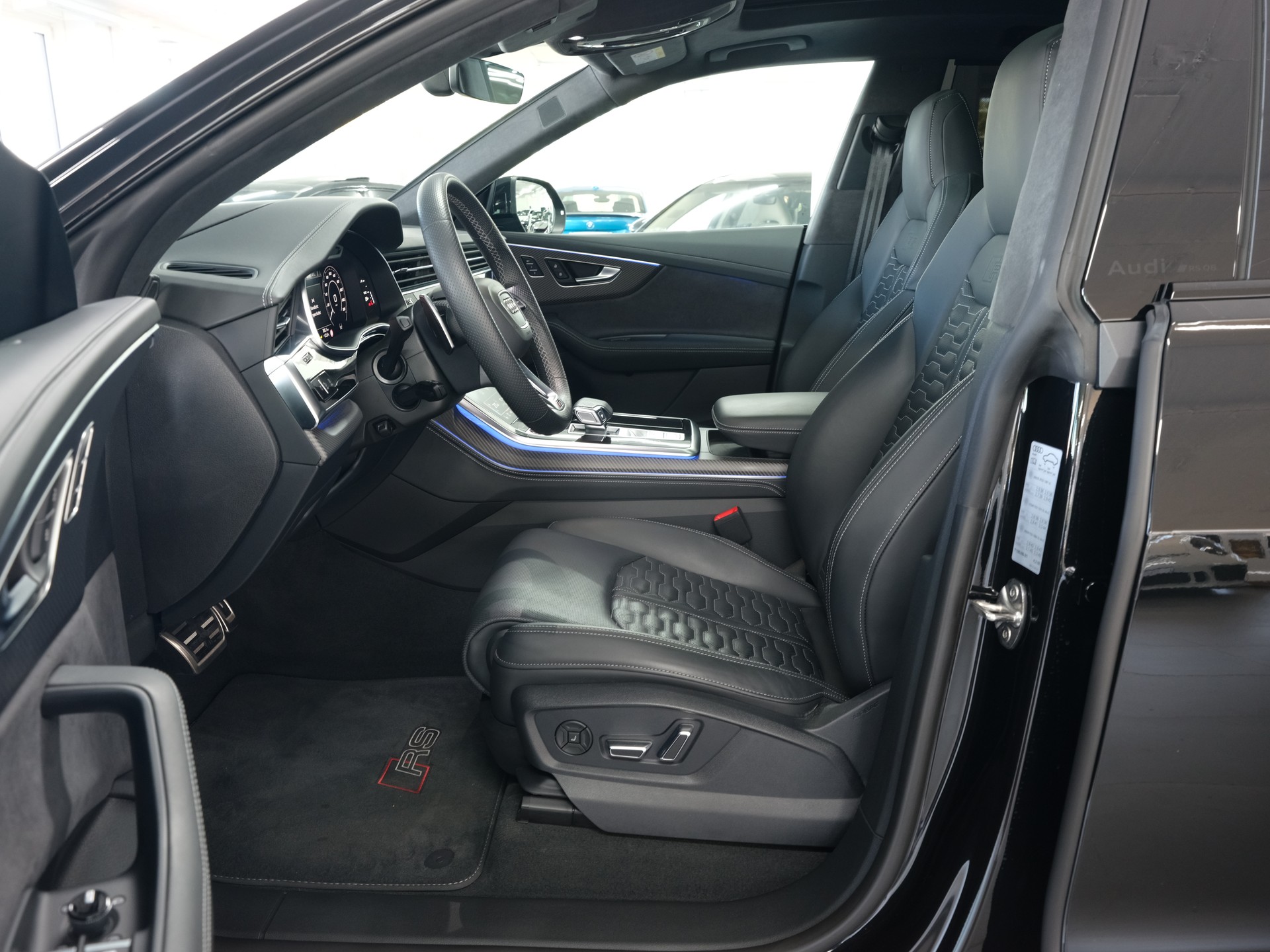AUDI RSQ8 performance quattro *Werksgarantie* *Sportabgassanlage* *Panorama*-image-13