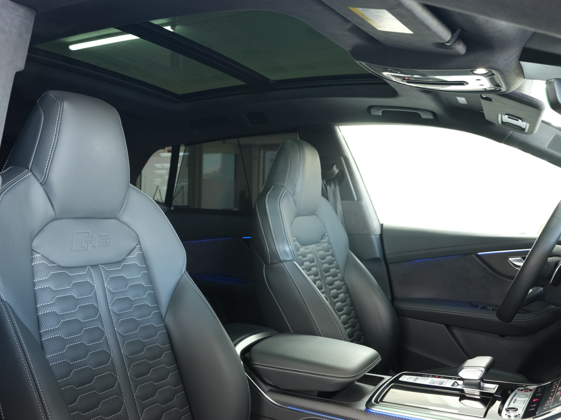 AUDI RSQ8 performance quattro *Werksgarantie* *Sportabgassanlage* *Panorama*-image-17