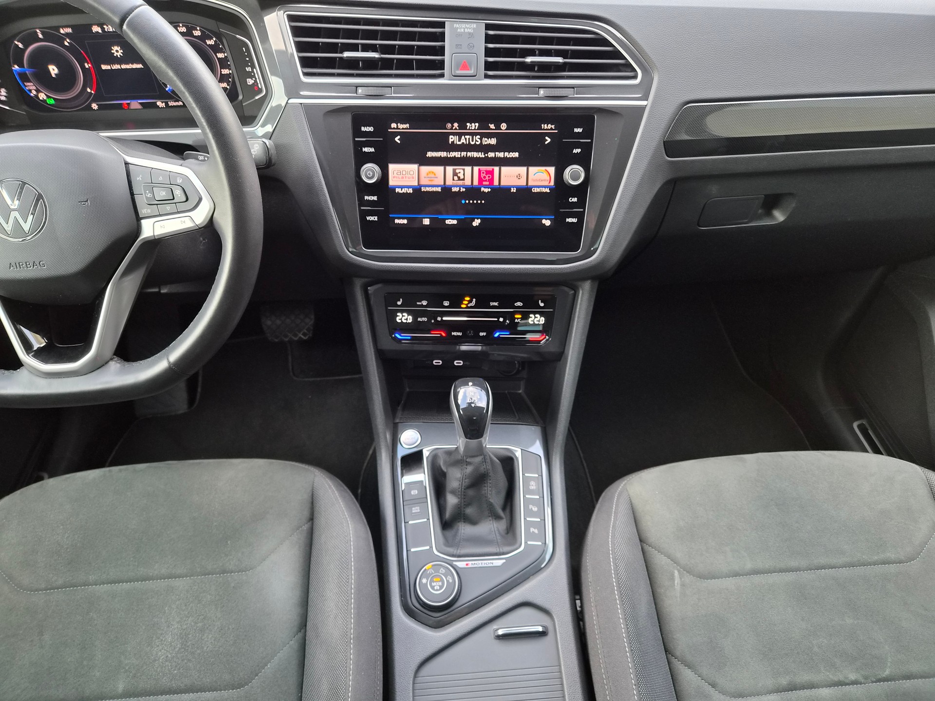 VW Tiguan 2.0 TDI SCR Elegance 4Motion DSG-image-13