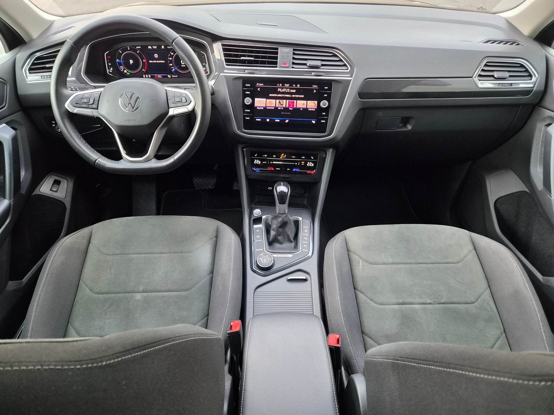 VW Tiguan 2.0 TDI SCR Elegance 4Motion DSG-image-11