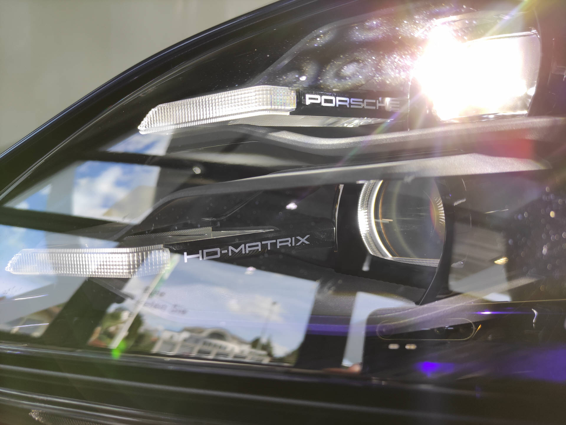 PORSCHE Taycan Sport Turismo GTS-showroom-element-2