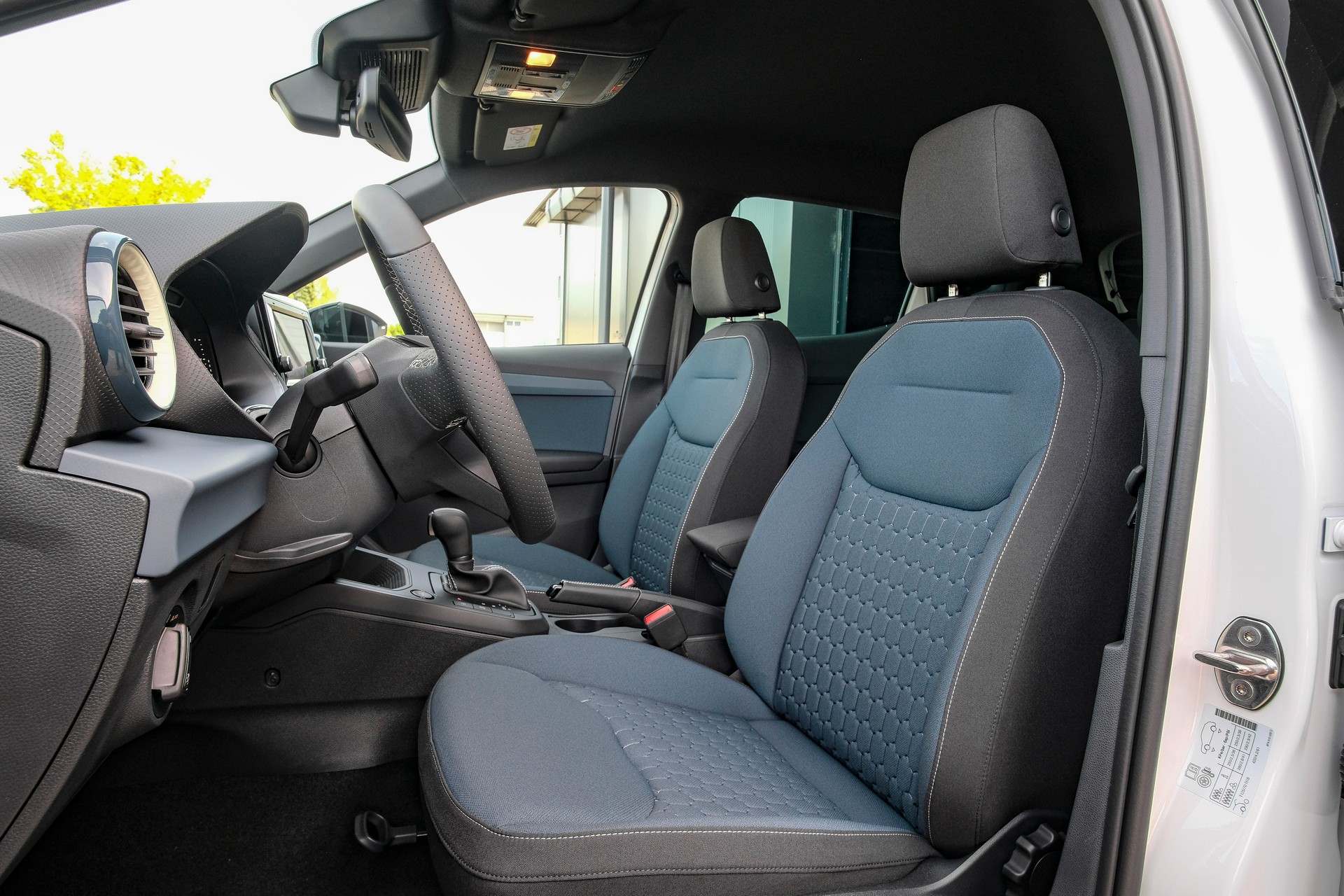 SEAT Arona 1.0 TSI Eco Style DSG-image-9