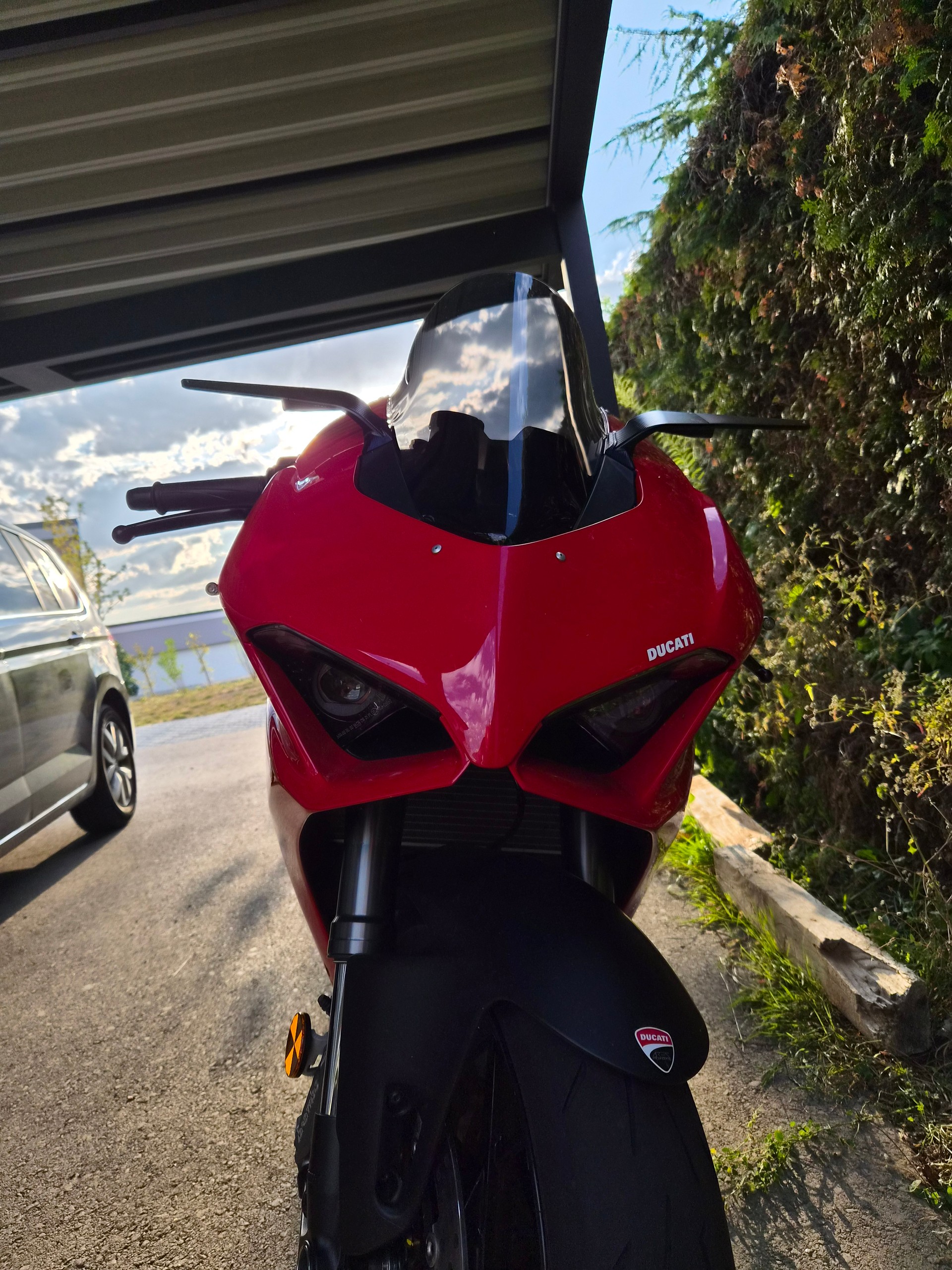 DUCATI Panigale V2-image-4