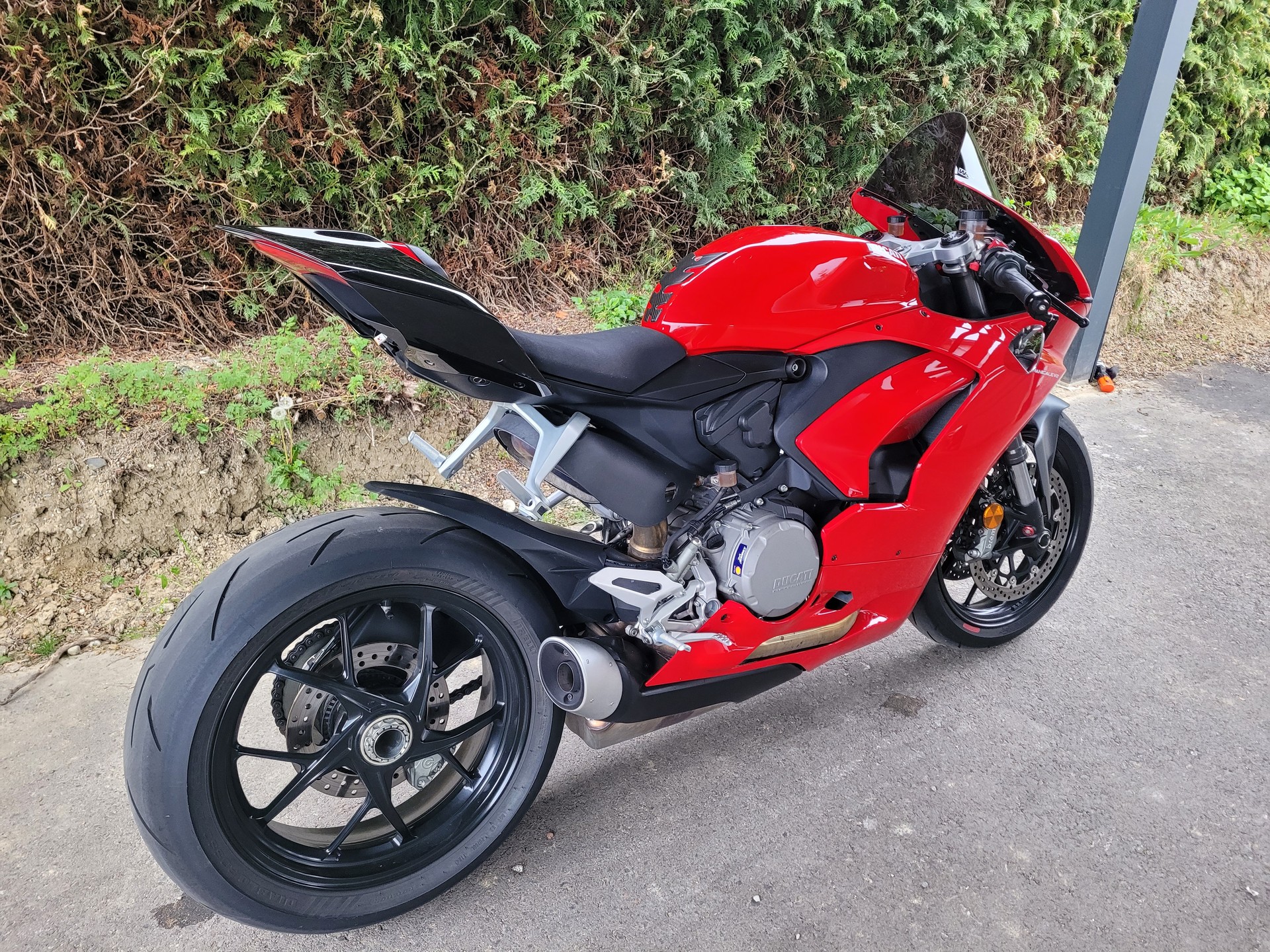DUCATI Panigale V2-image-8