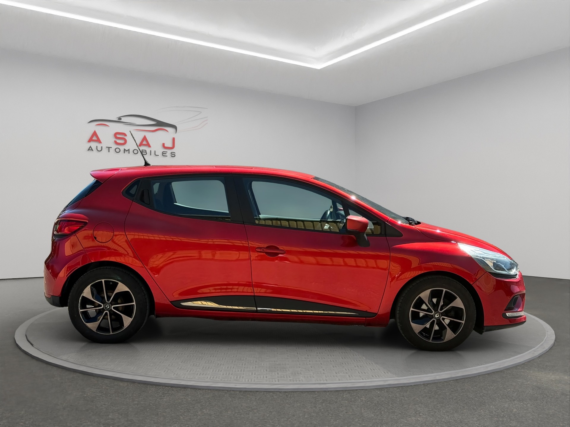 RENAULT Clio 0.9 12V Intens-image-3