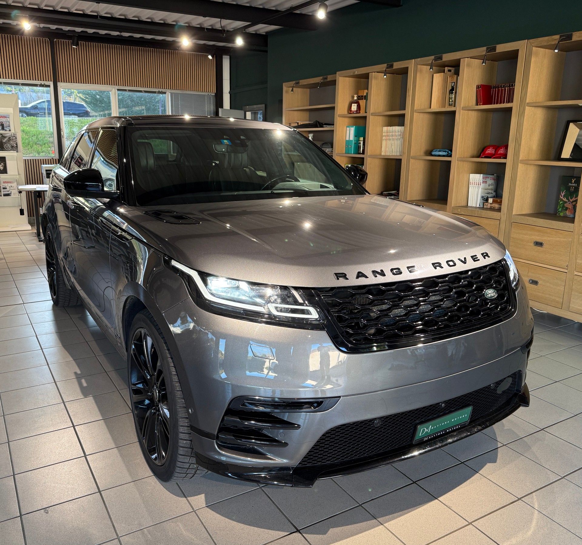 LAND ROVER Range Rover Velar R-Dynamic D 300 HSE Automatic-showroom-element-1