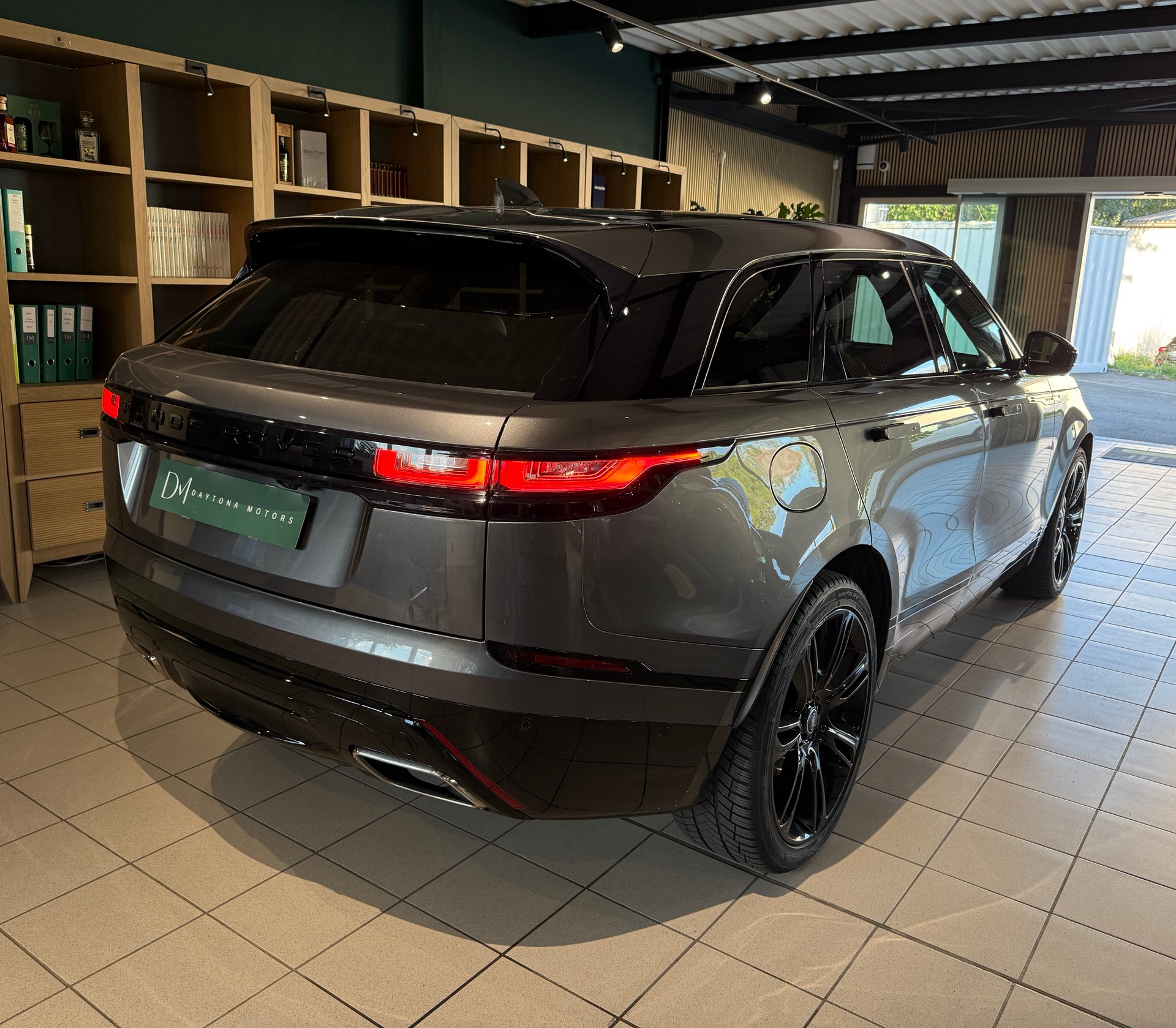 LAND ROVER Range Rover Velar R-Dynamic D 300 HSE Automatic-showroom-element-2
