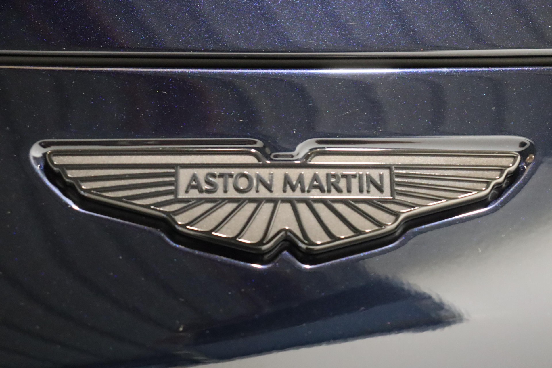 ASTON MARTIN DBX S 4.0 V8 Bi-Turbo-image-20