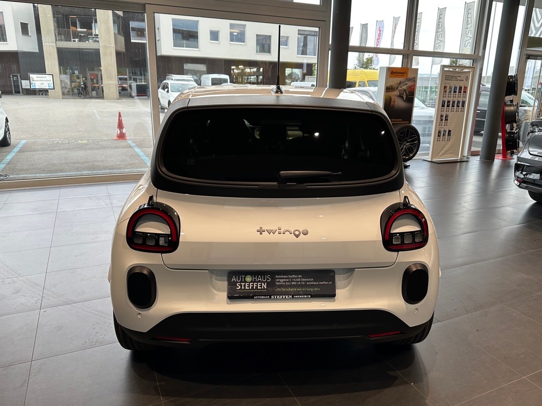 RENAULT Twingo E-Tech 27kWh Evolution-image-4
