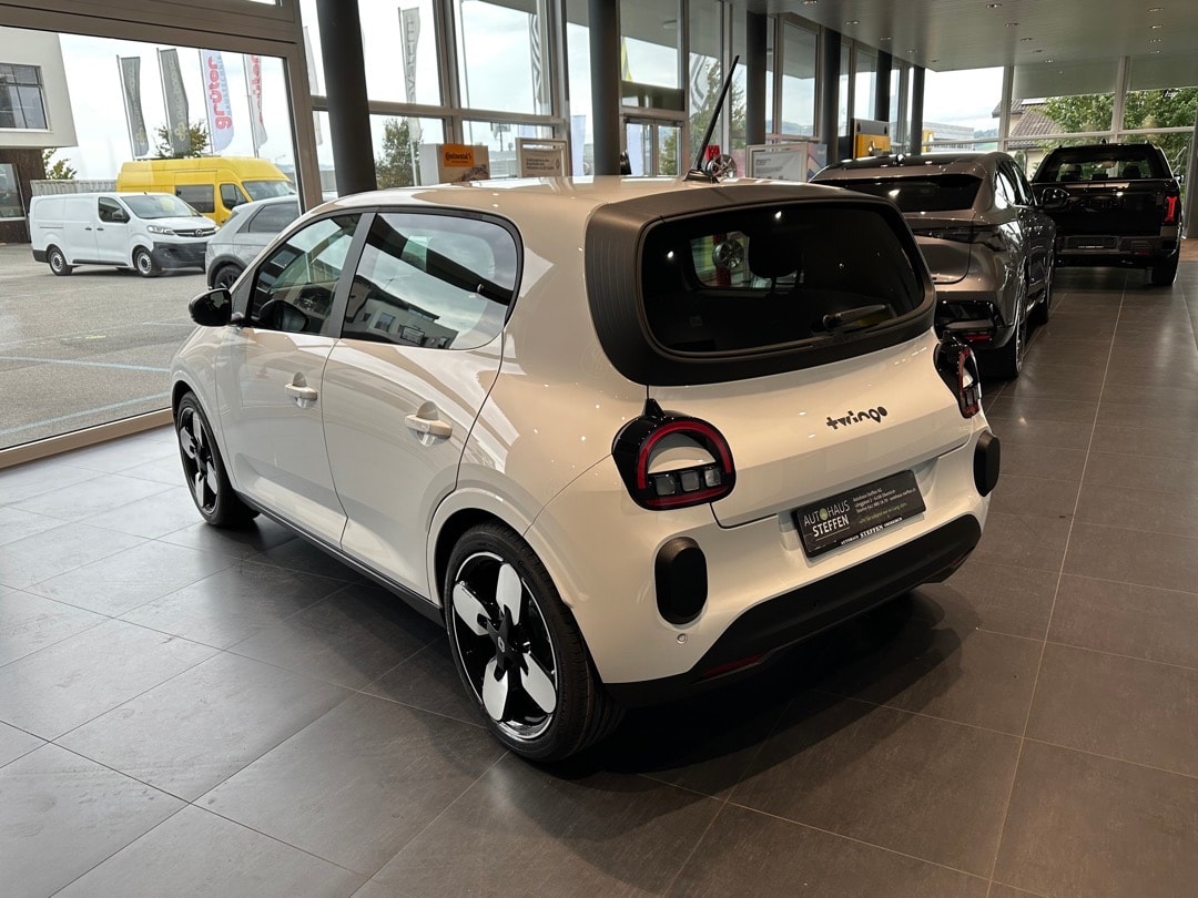 RENAULT Twingo E-Tech 27kWh Evolution-showroom-element-3