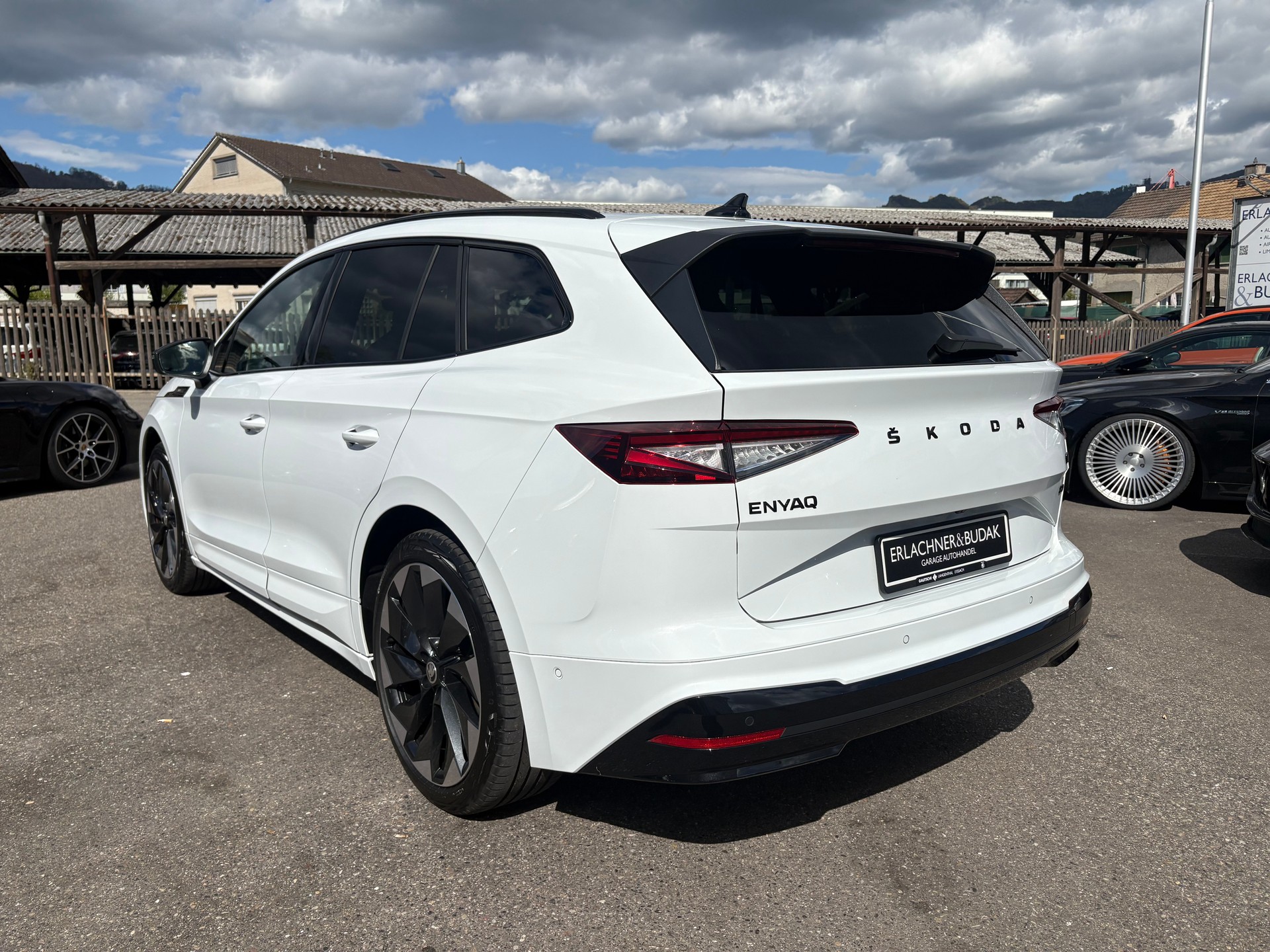 SKODA Enyaq iV 80 SportLine Ultra-showroom-element-3